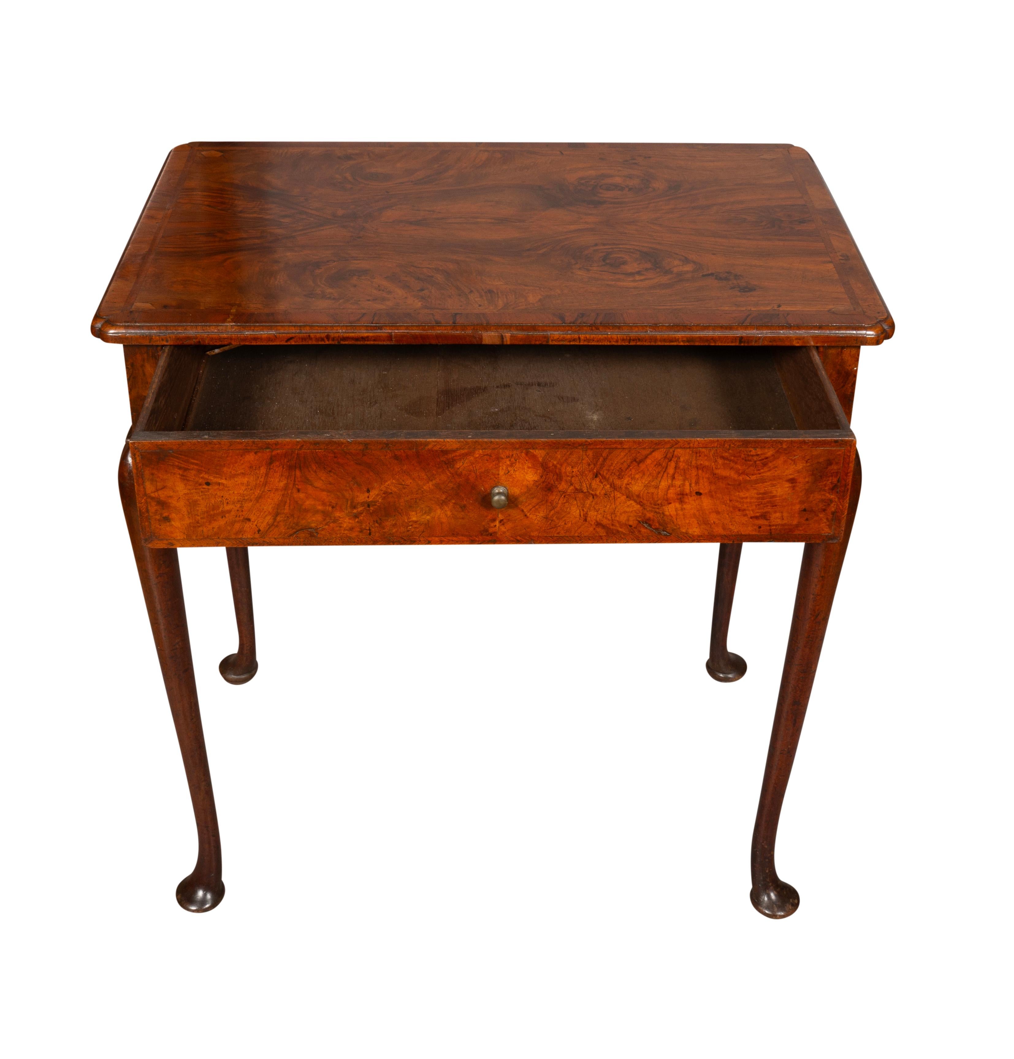 Queen Anne Walnut Table In Good Condition In Essex, MA