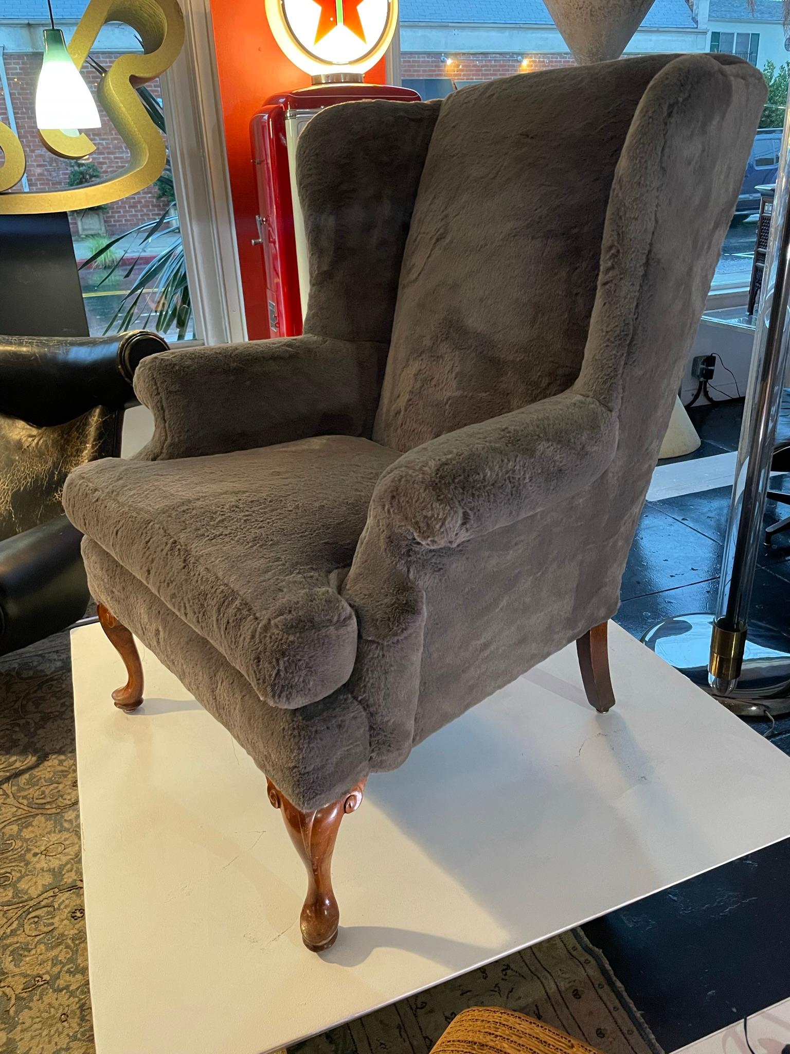 Queen Anne Wingback Chair In Excellent Condition For Sale In Los Angeles, CA