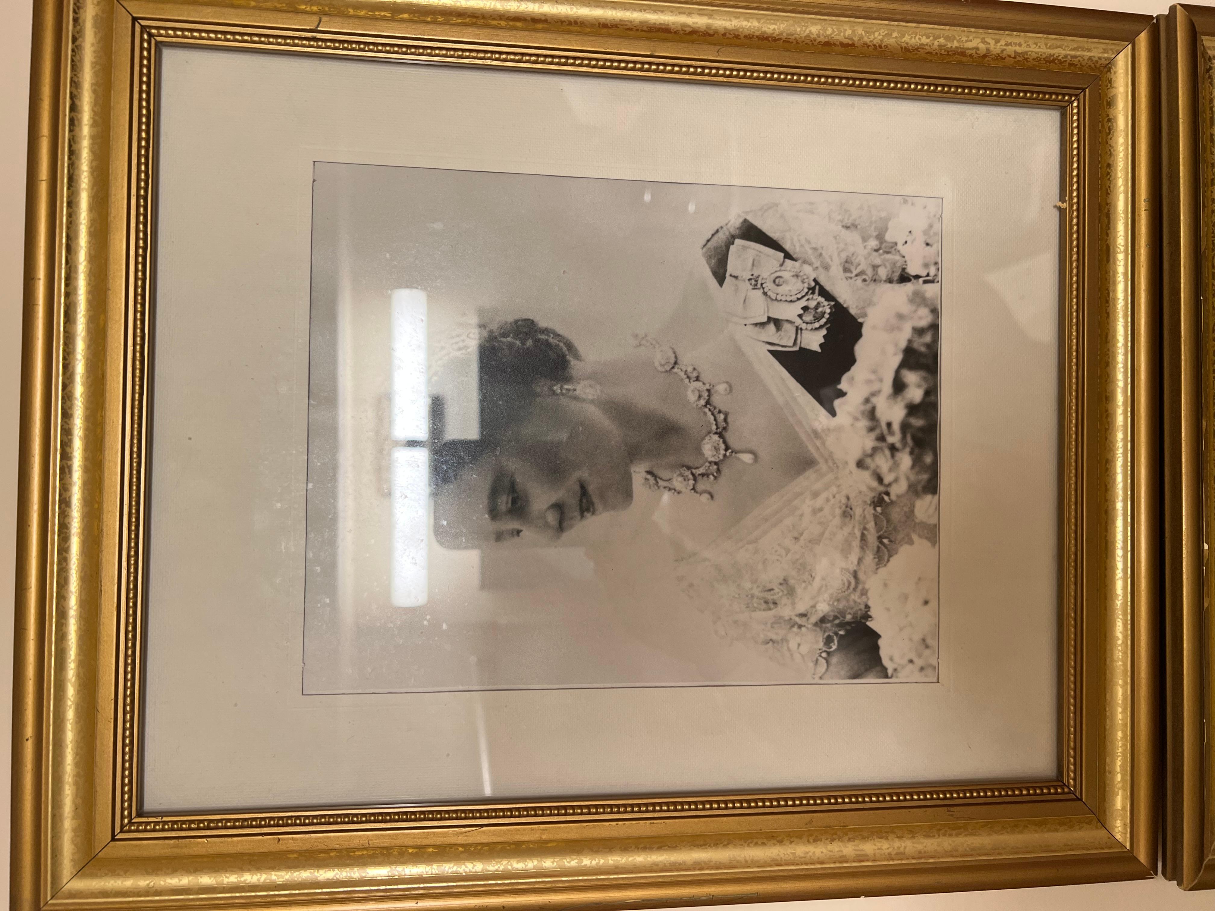 Britannique Reine Elizabeth  et la Reine Mère Période encadrée  Photographies en vente