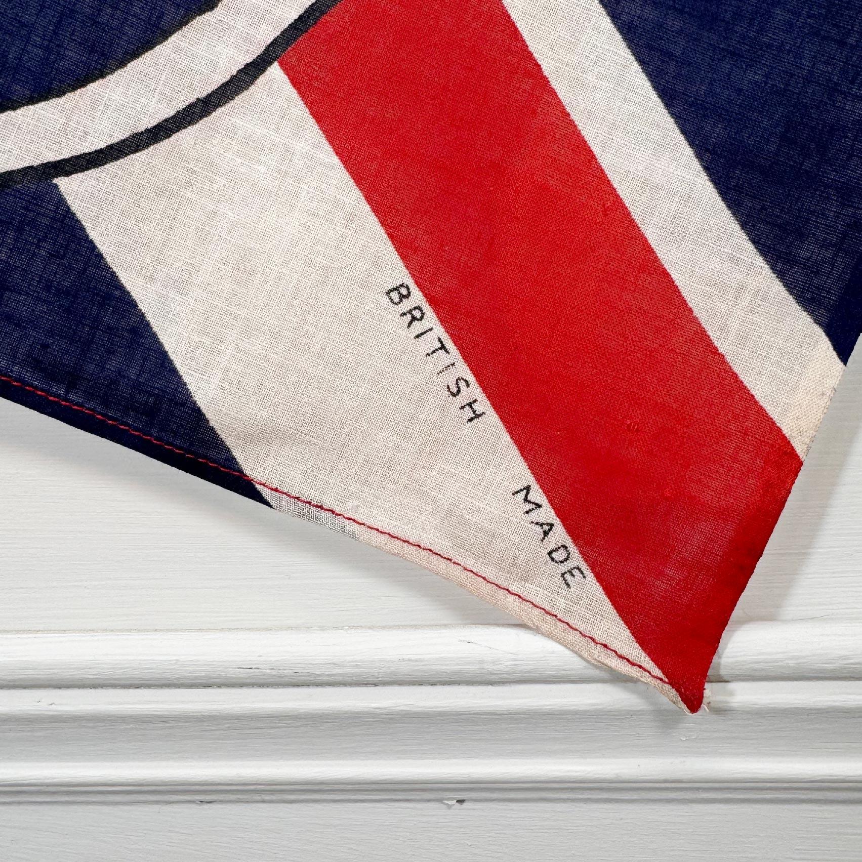 Königin Elisabeth II. Krönungsflagge 1953 im Angebot 4