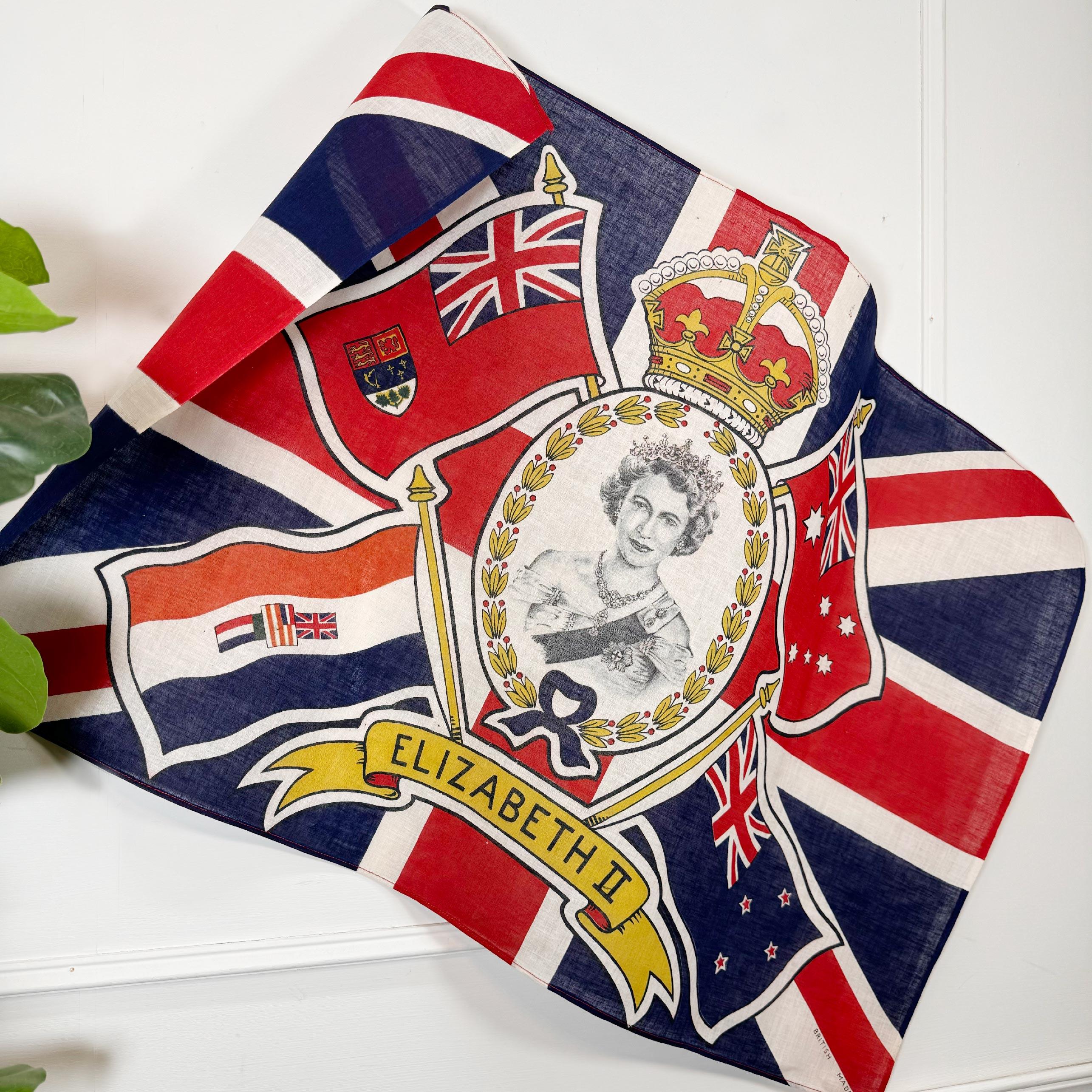 Königin Elisabeth II. Krönungsflagge 1953 (Britisch) im Angebot