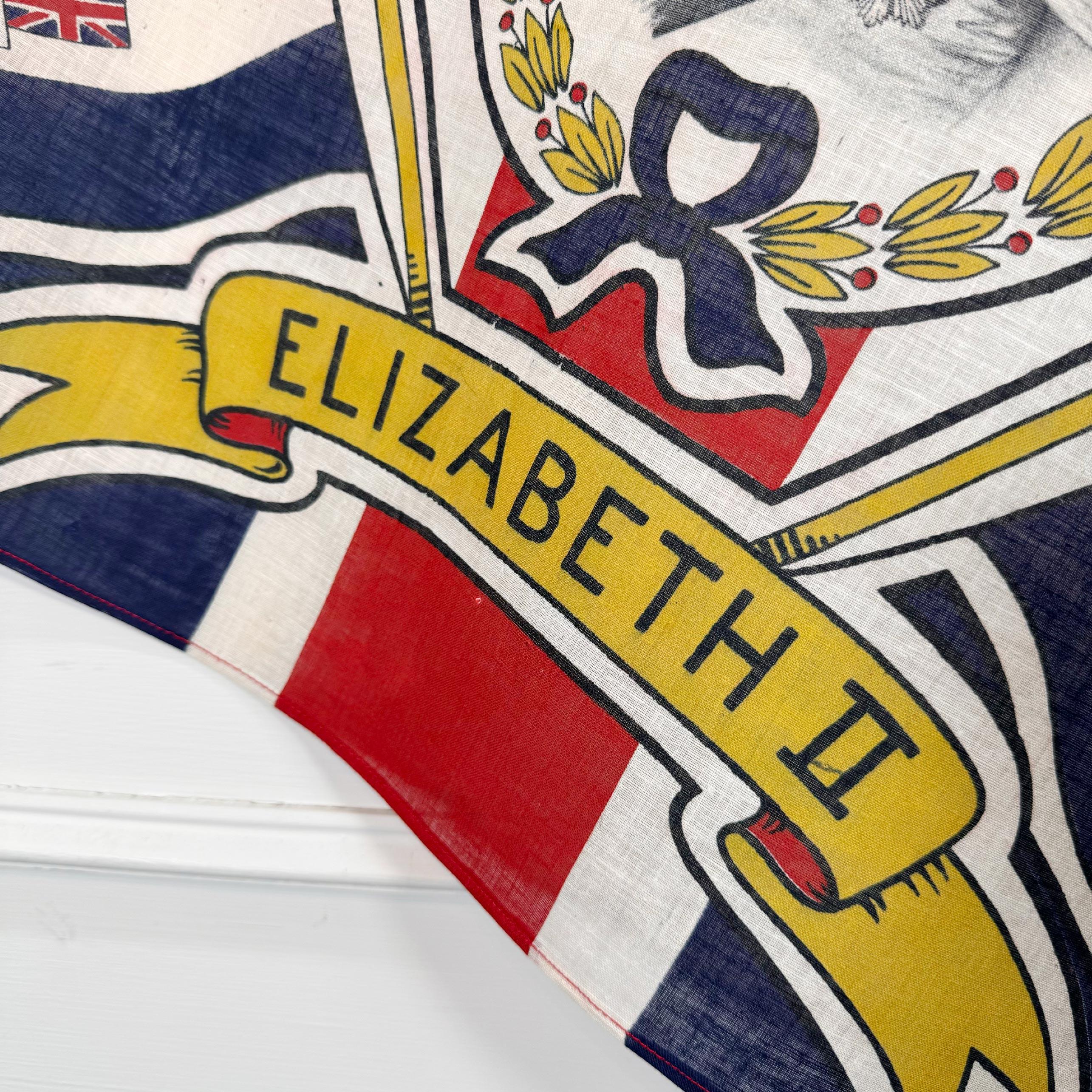Königin Elisabeth II. Krönungsflagge 1953 (20. Jahrhundert) im Angebot