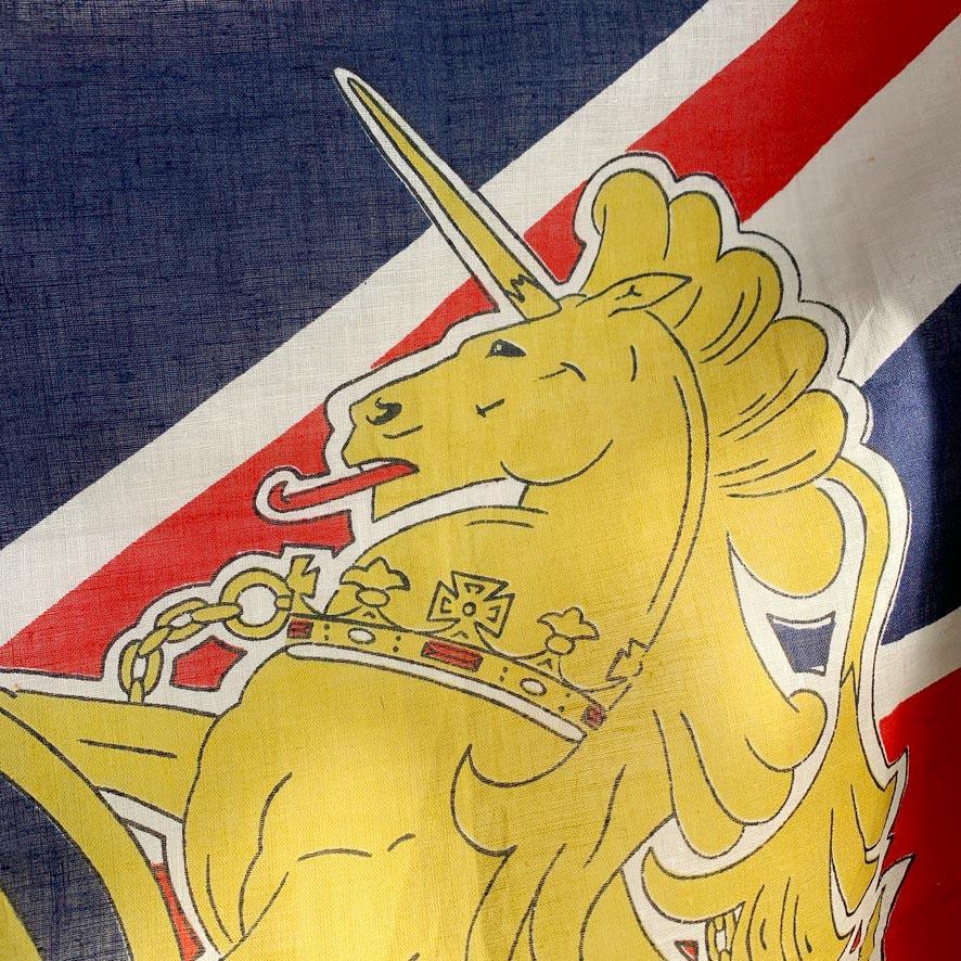 Queen Elizabeth II Coronation Flag 1953 In Good Condition For Sale In Hastings, GB