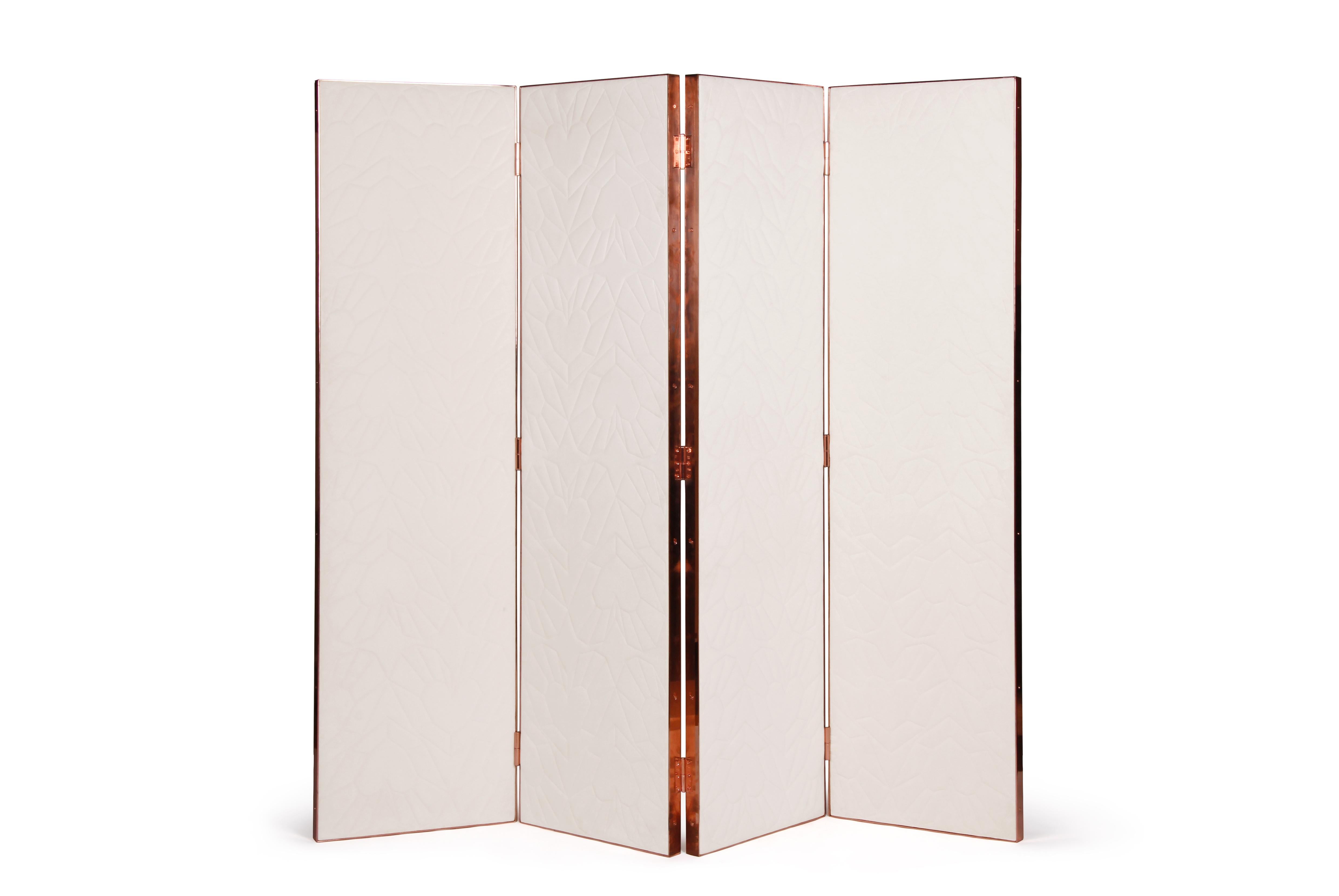 Queen heart folding screen by Royal Stranger
Dimensions: 190 x 200 x 4 cm
Materials: Pearl royal velvet upholstery framed with stainless steel coated in copper.

The Queen heart folding screen projects you to a princess wonderland bedroom,
