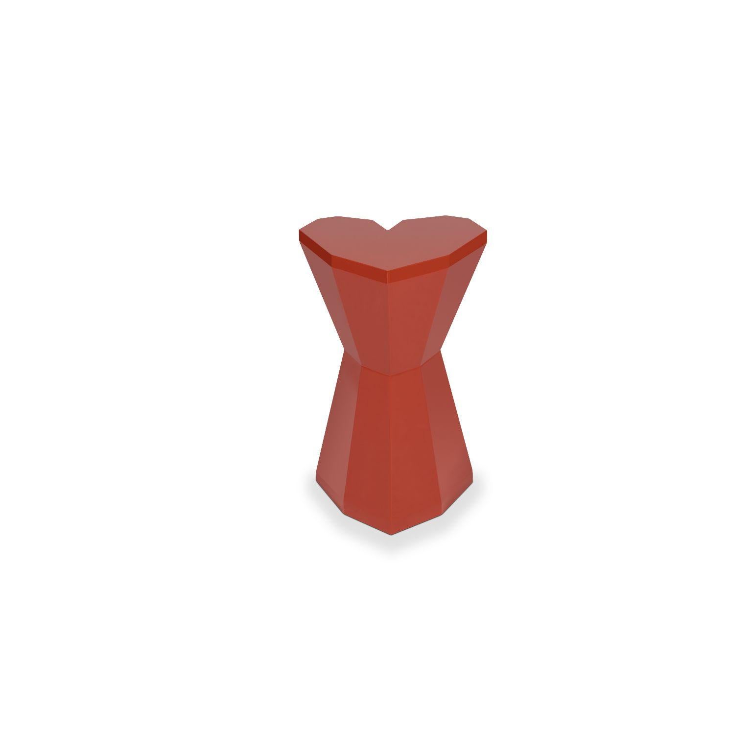 Table moyenne Queen Heart par Royal Stranger
Dimensions : H 65 x P 45 x L 40 cm : H 65 x D&H 45 x L 40 cm
Matériaux : Bois laqué, couleurs NCS/RAL avec finition mate
Également disponibles : feuilles d'or, de cuivre et d'argent avec finition