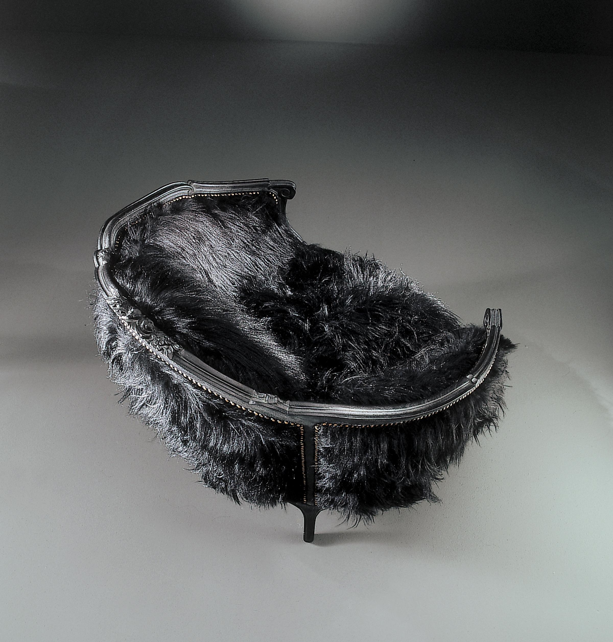 Italian QUEEN KONG Black Sandblasted Armchair Covered with Black Fur For Sale