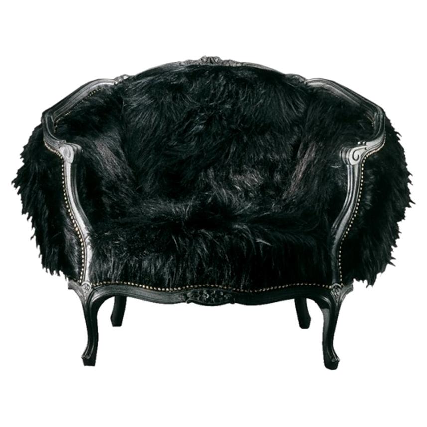 QUEEN KONG Black Sandblasted Armchair Covered with Black Fur For Sale