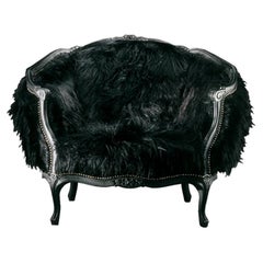 QUEEN KONG Black Sandblasted Armchair Covered with Black Fur
