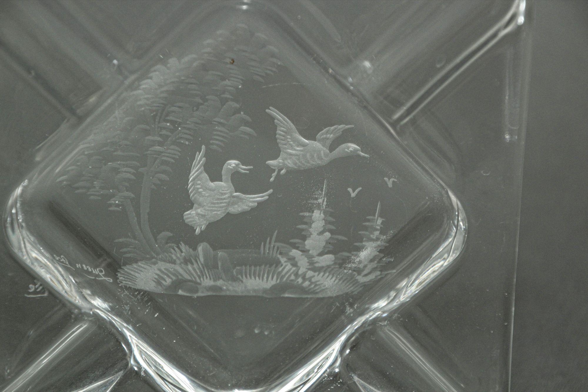 Queen Lace Crystal Glass Ashtray Dish Catchall Etched with Flying Geese 1970 For Sale 5