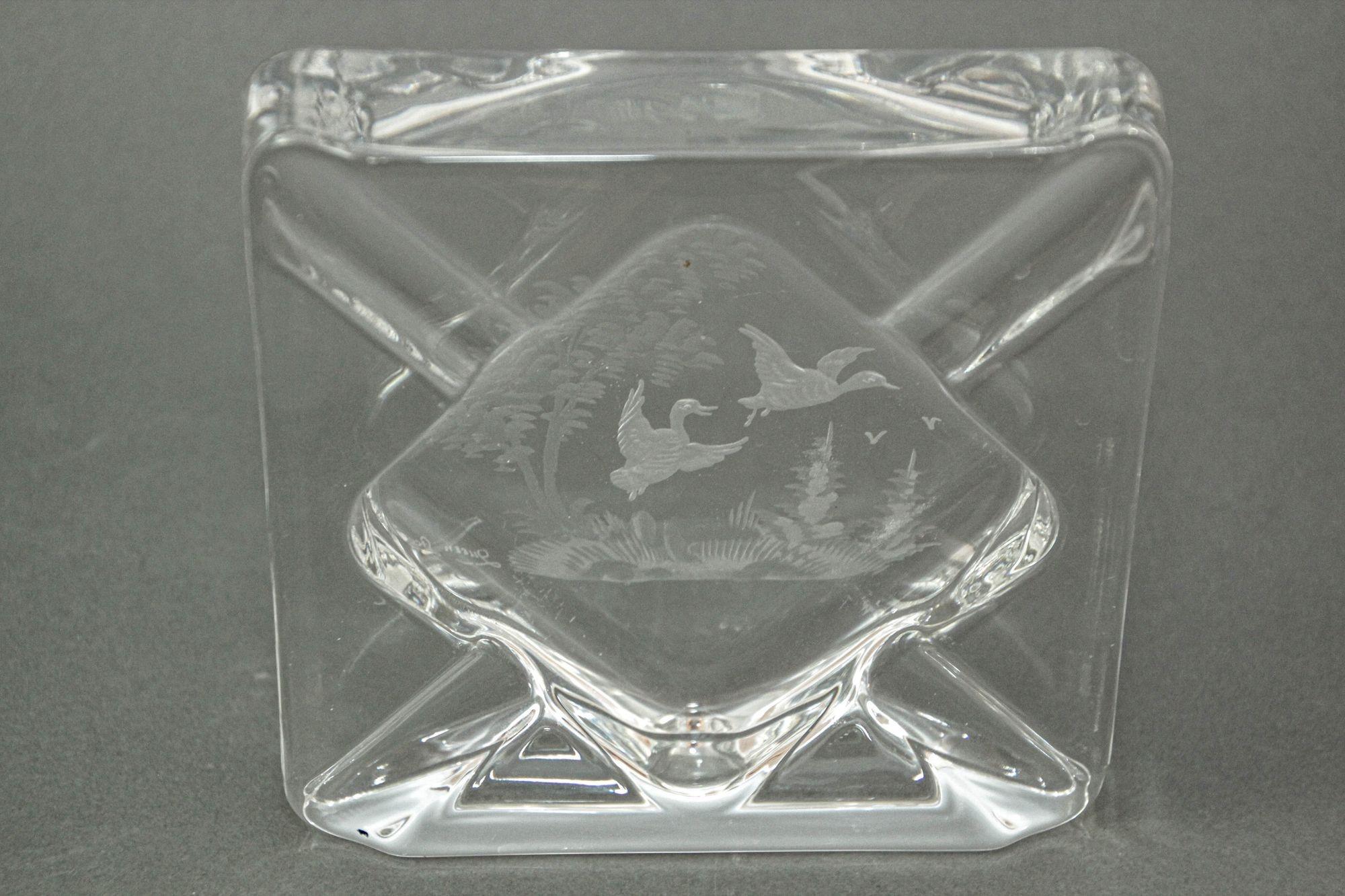 20th Century Queen Lace Crystal Glass Ashtray Dish Catchall Etched with Flying Geese 1970 For Sale