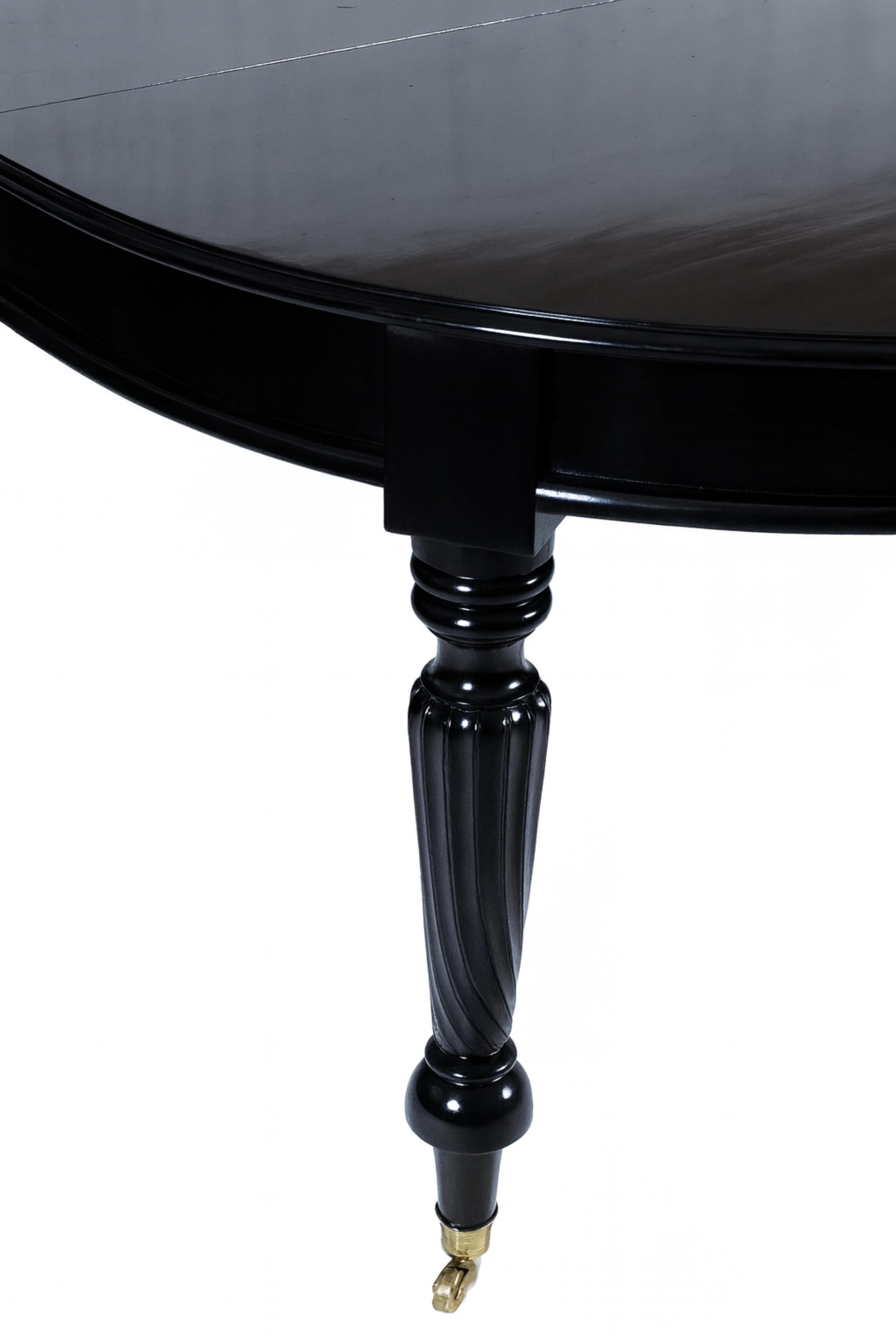 Table de salle à manger en laque noire de style Reine Maria, début du 20e siècle en vente 5