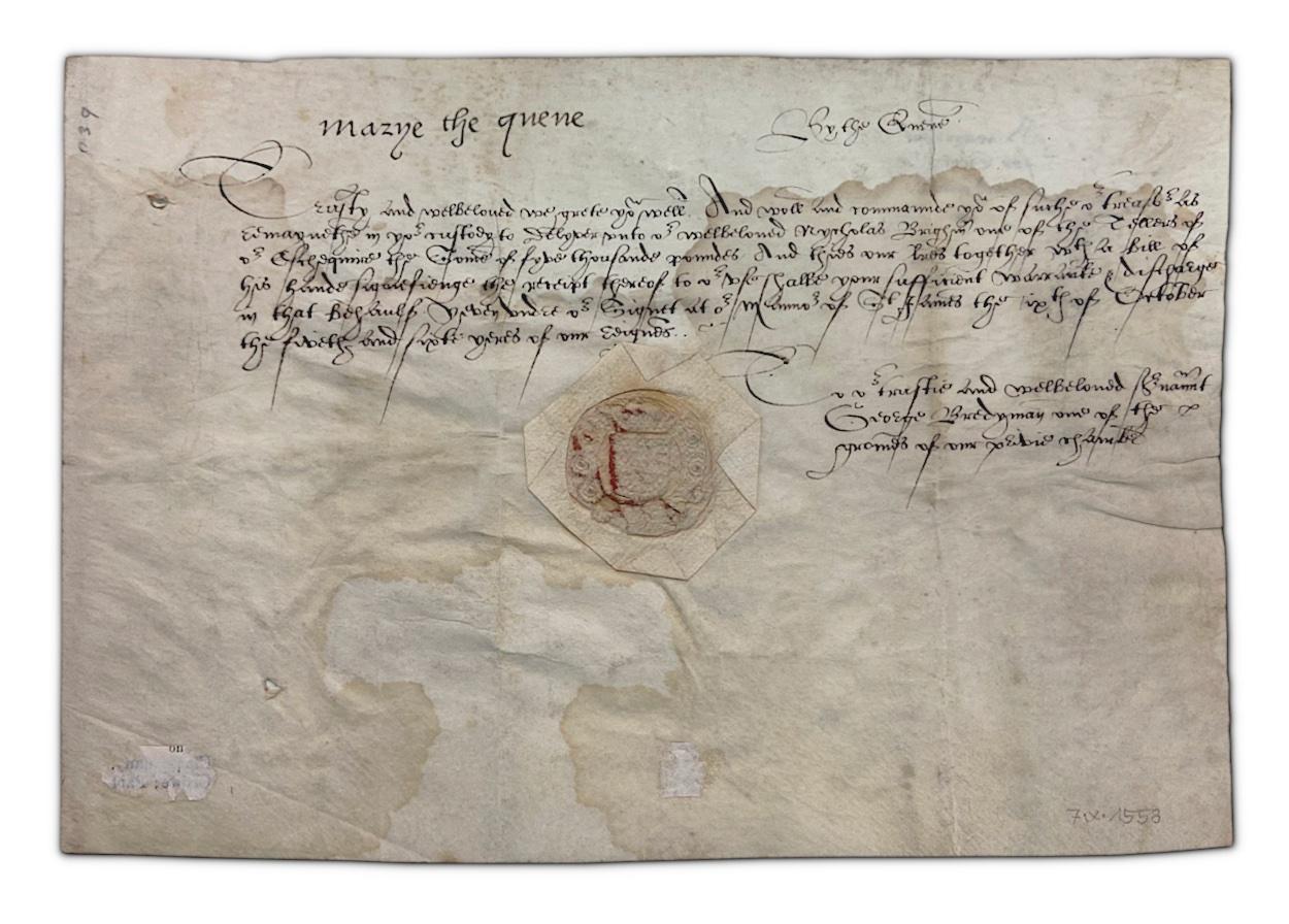 Document royal rarissime signé par la première reine d'Angleterre, Mary Tudor.
Daté du 9 octobre 1558, soit 38 jours avant sa mort.
Mary Tudor (1516 - 1558) est la première reine d'Angleterre, qui a régné de 1553 à 1558.

Elle a hérité du trône