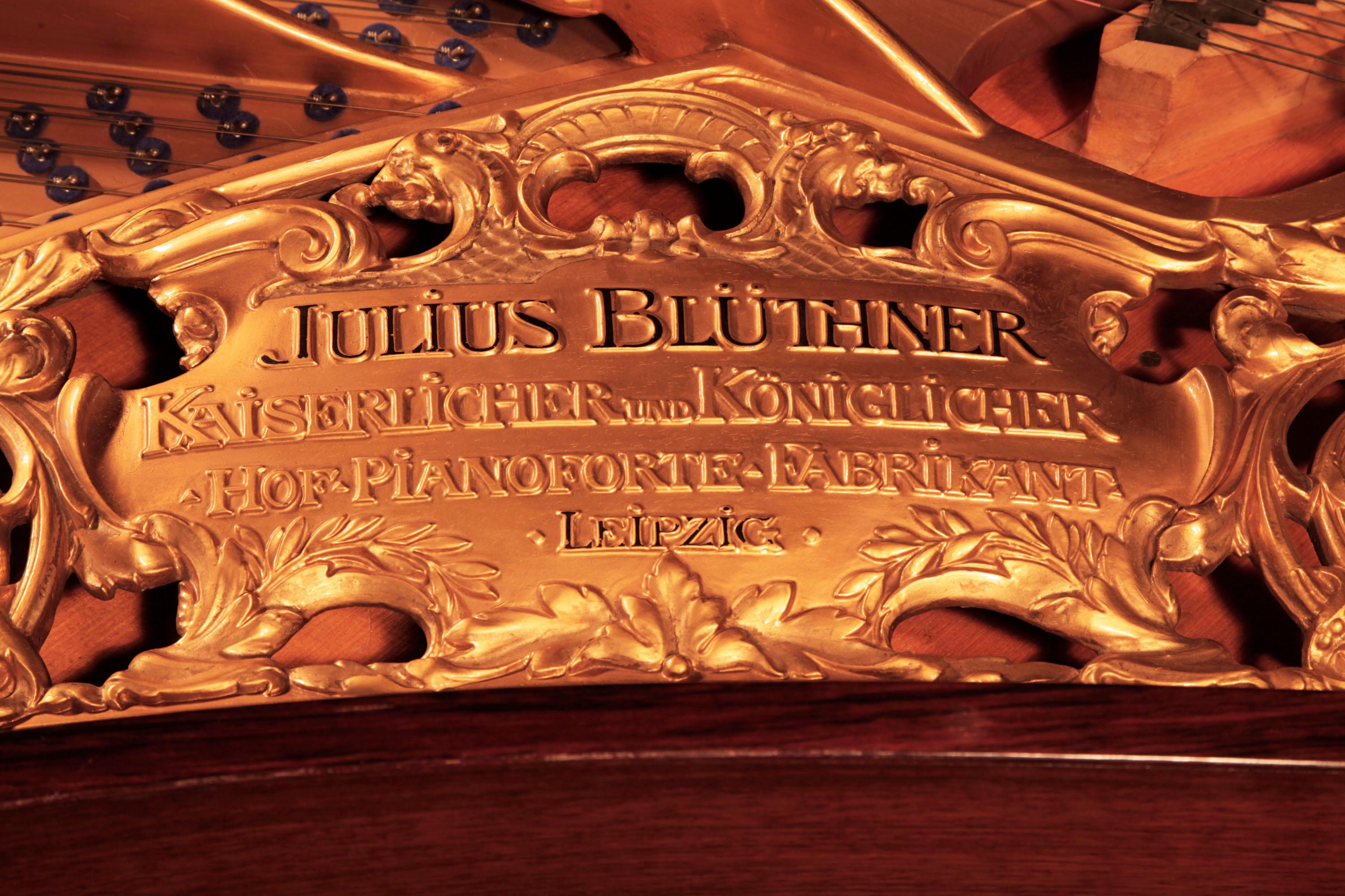 Le piano Royal Bluthner du roi Édouard VII a été exposé à l'exposition de Paris en 1900 en vente 11