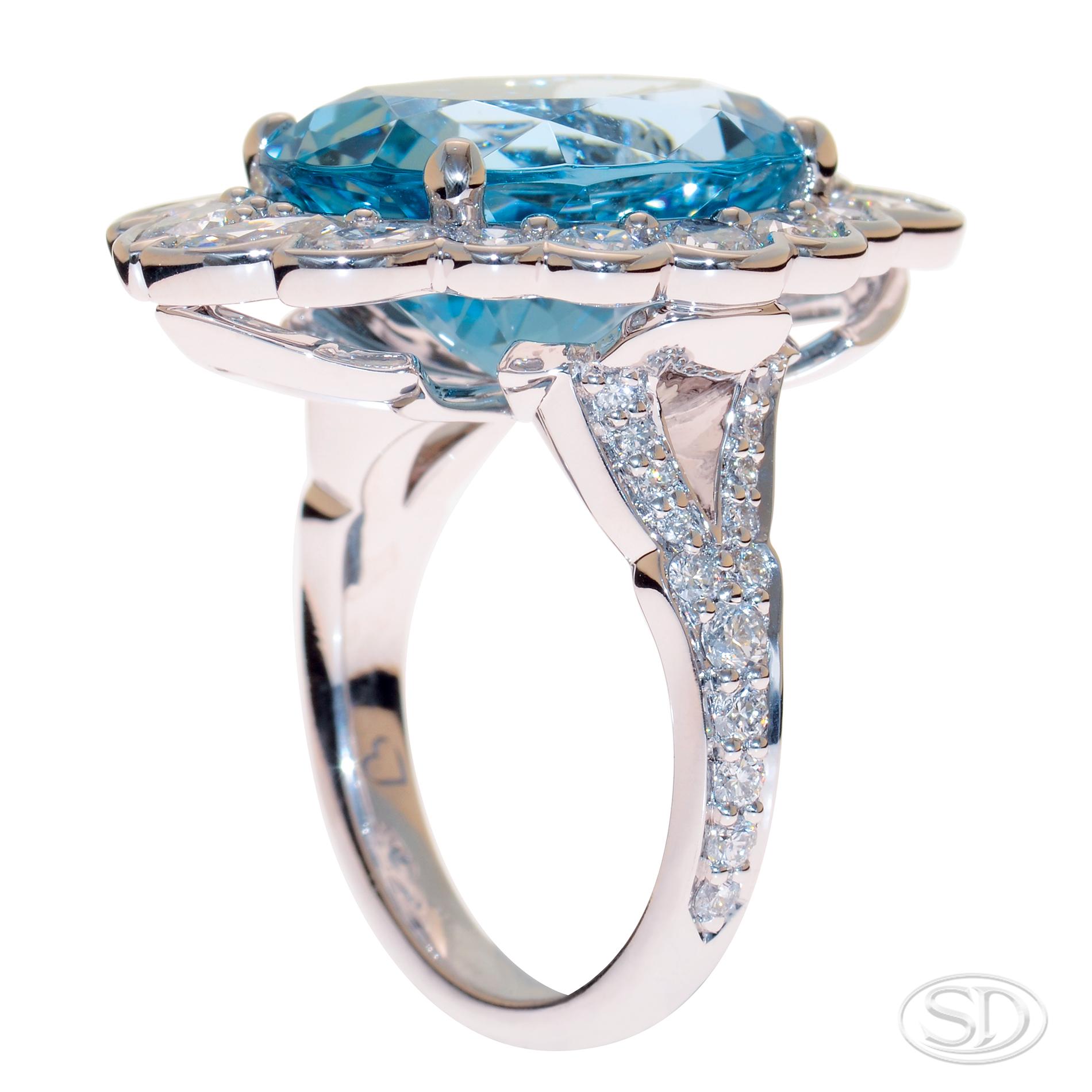 Queen of Aqua, Santa Maria Aquamarine and Diamond White Gold Dress Ring In New Condition For Sale In SYDNEY, AU