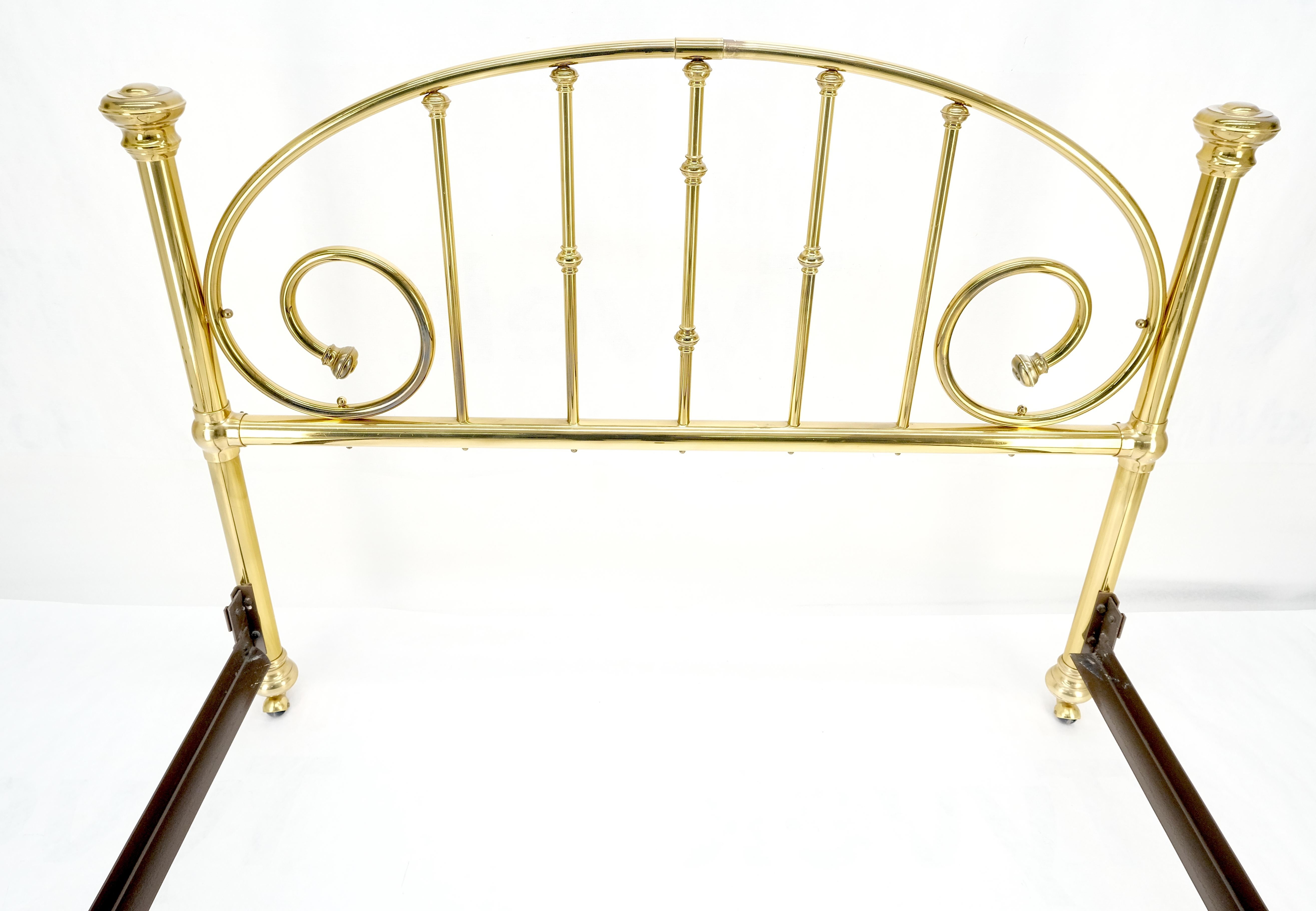 Queen Size Brass Headboard Bed w/ Matching Metal Frame MINT For Sale 5