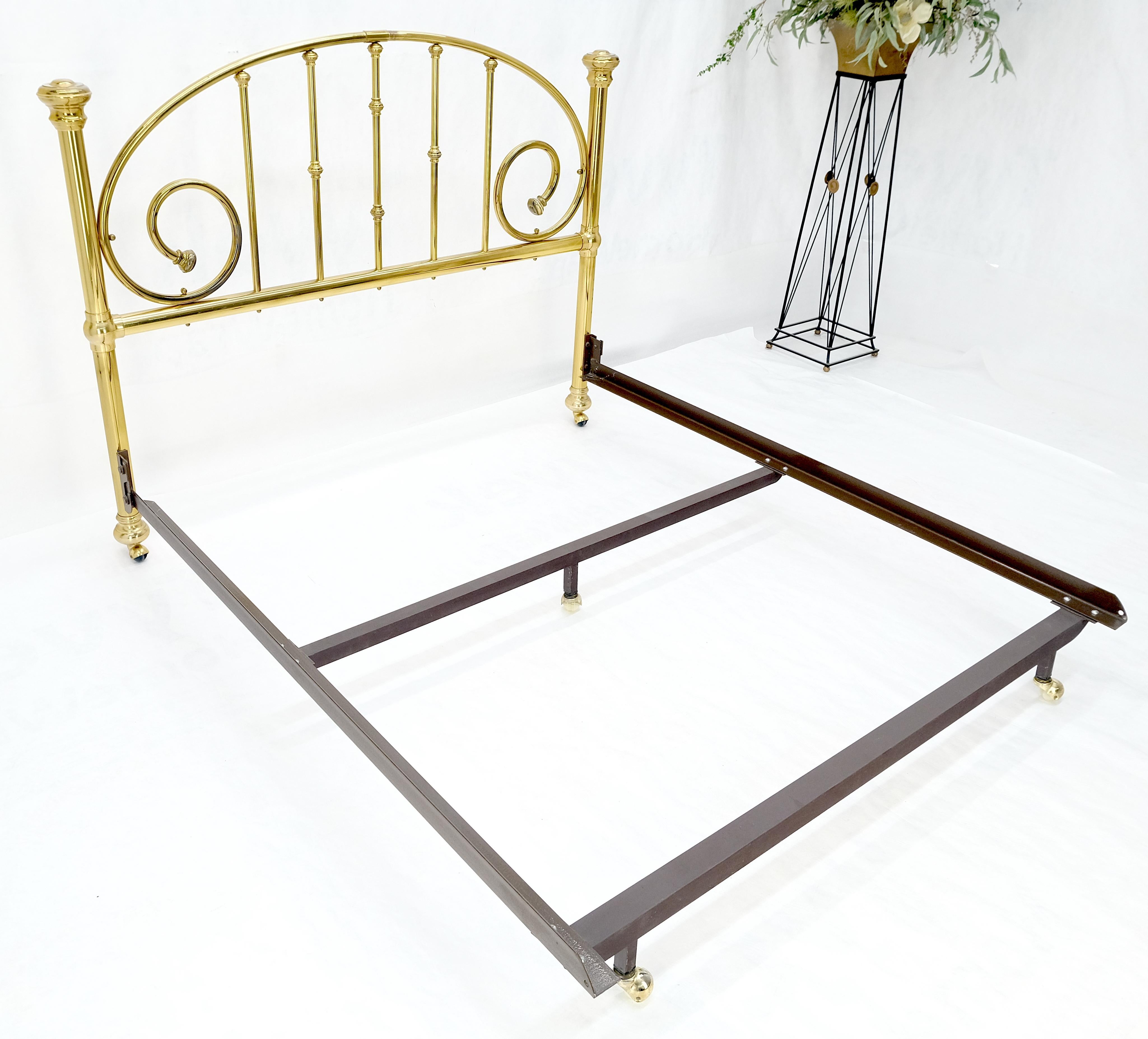 20th Century Queen Size Brass Headboard Bed w/ Matching Metal Frame MINT For Sale