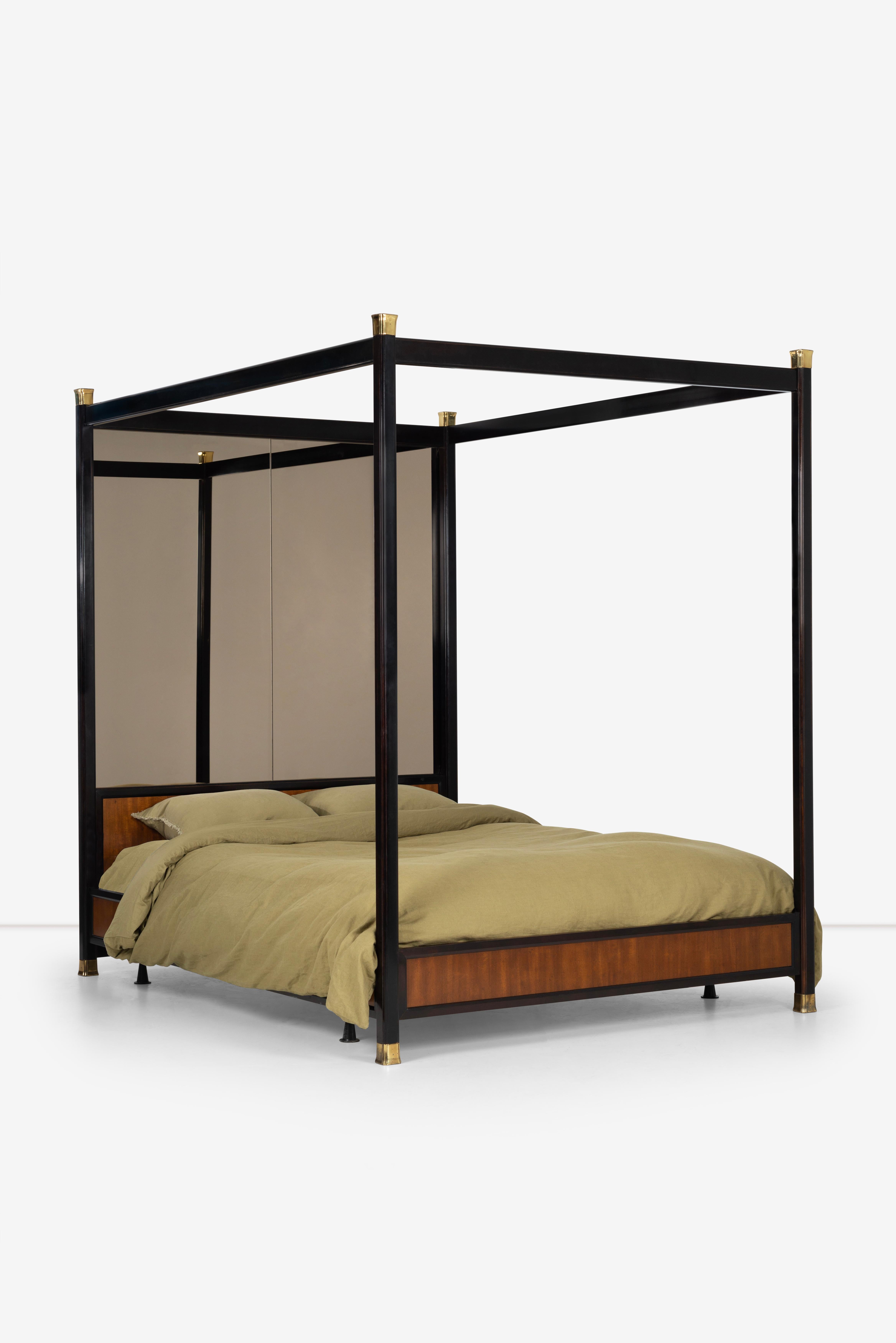 Queen Size Canopy Bed by Henredon In Good Condition For Sale In Chicago, IL