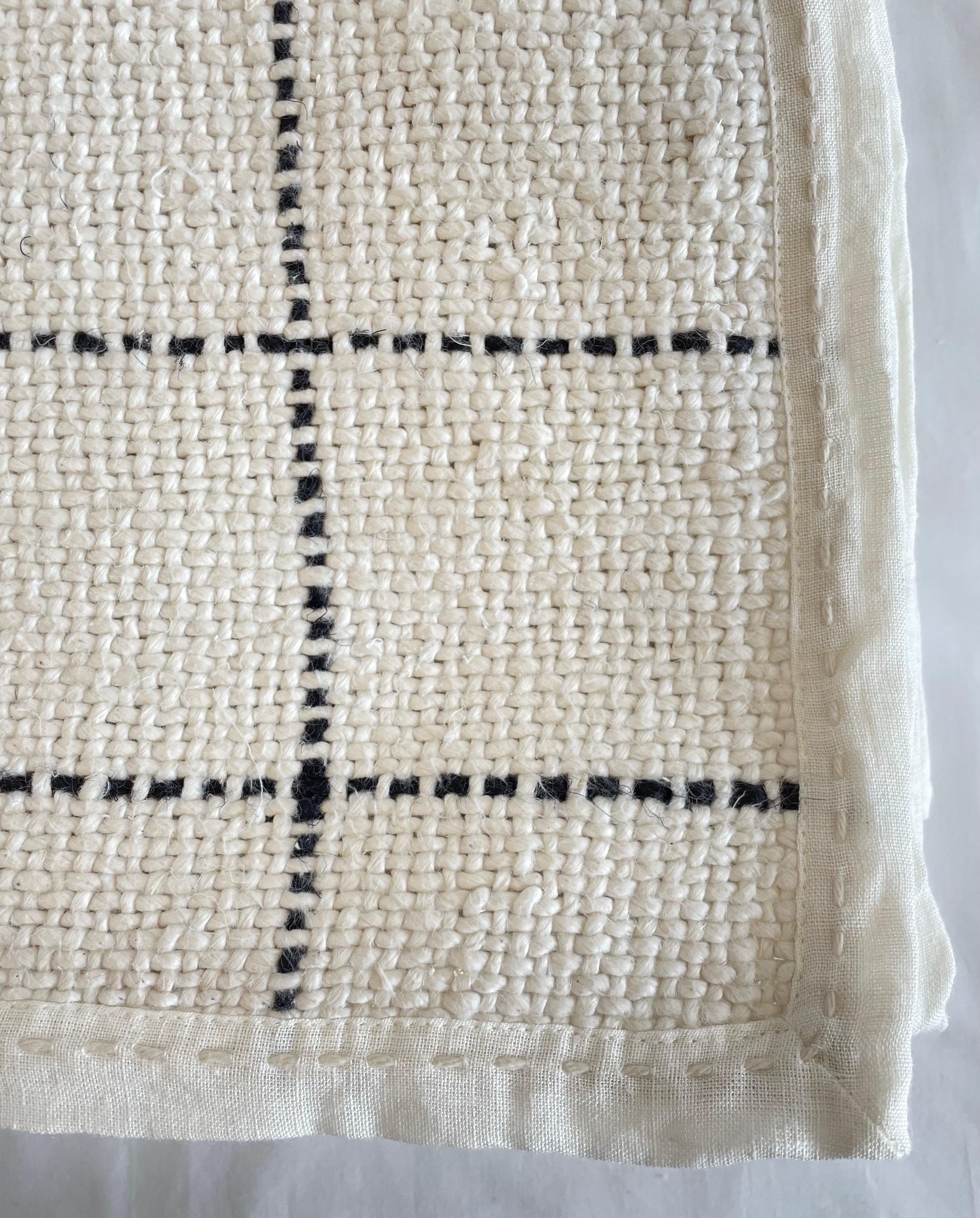 Queen Size Ivory and Black Linen Windowpane Coverlet In New Condition For Sale In Brea, CA