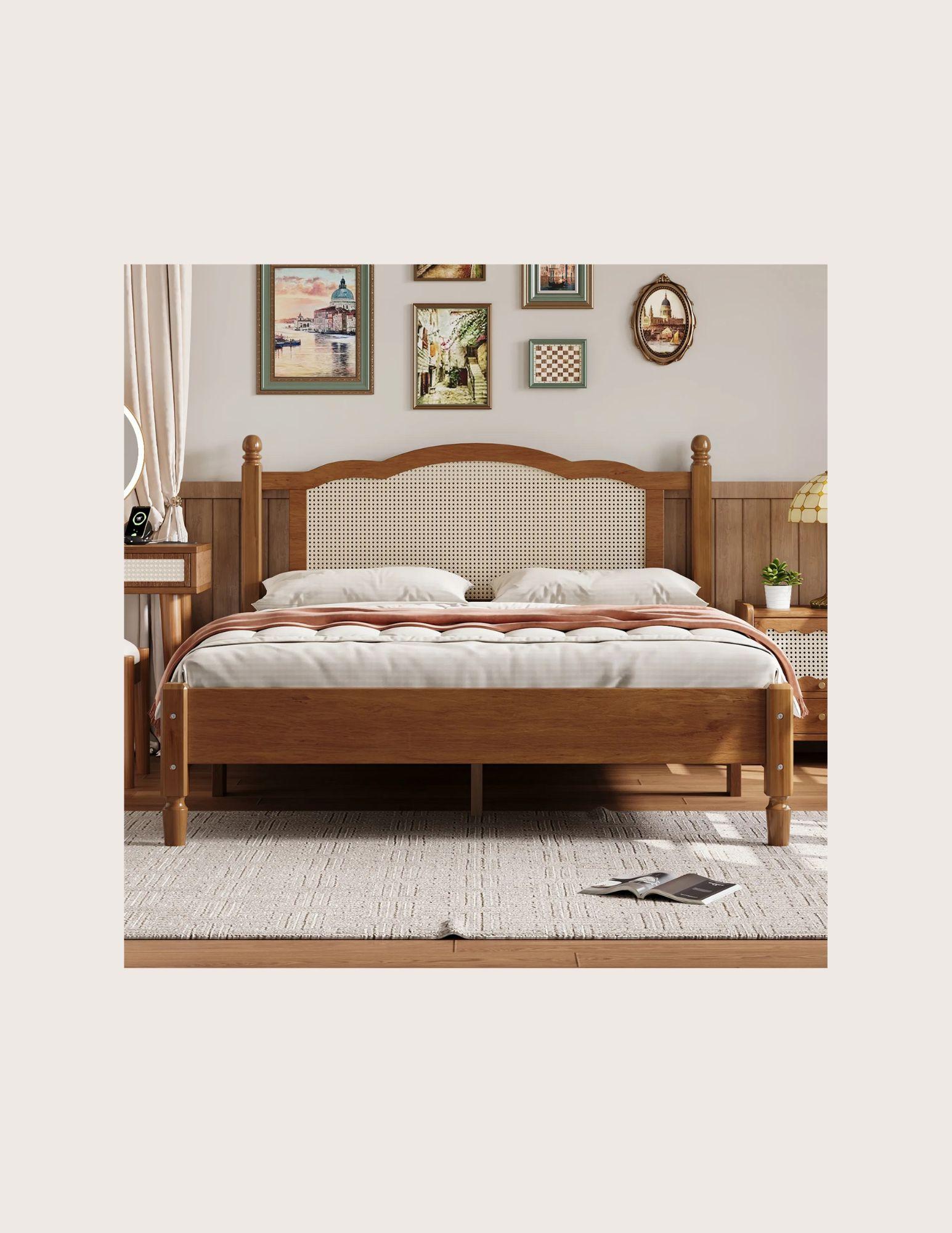 Queen sized Modern Farmhouse Bed with Rattan Headboard en vente 1
