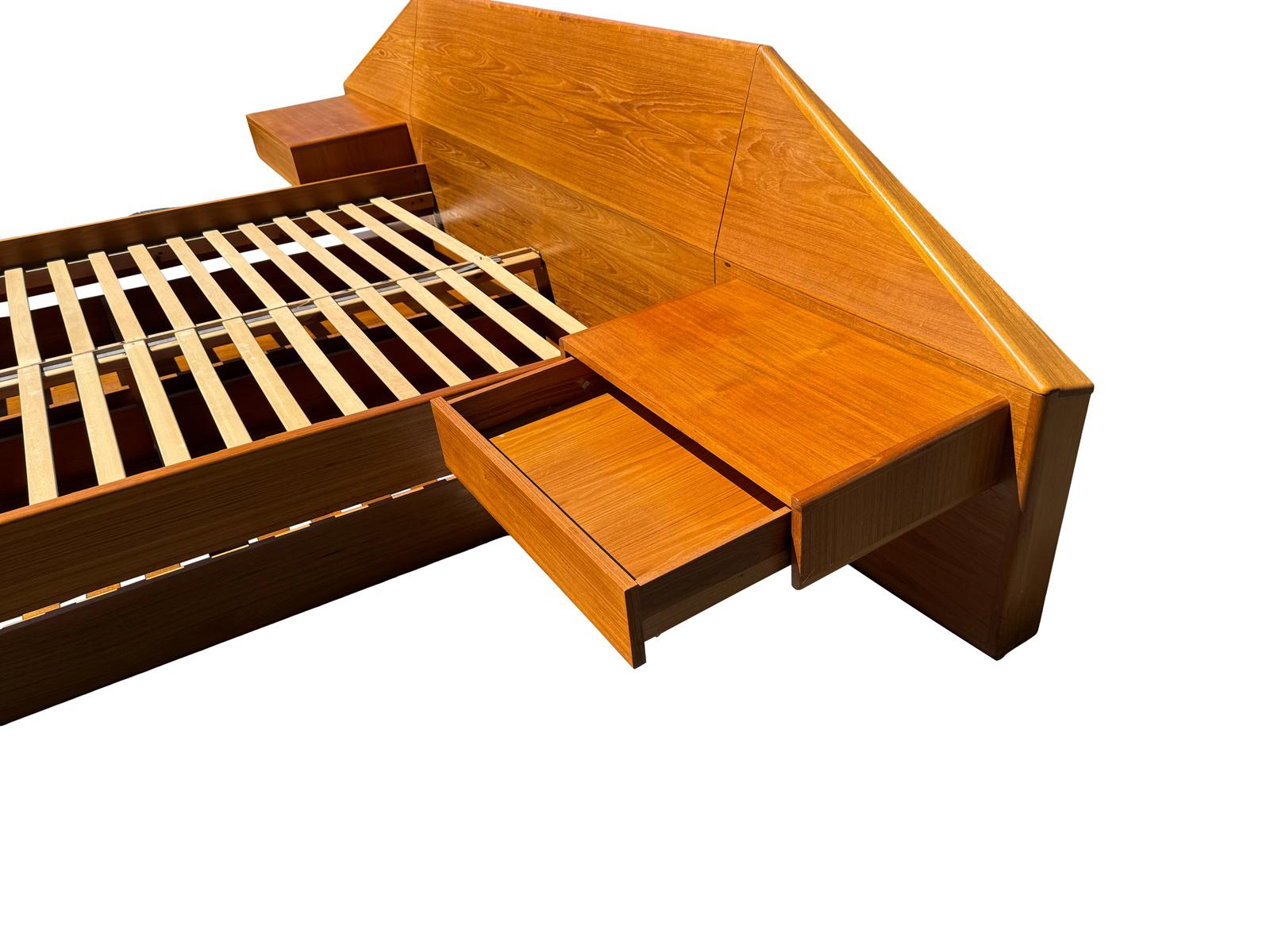 Queen Teak Bed With Floating Nightstands Made in Denmark In Good Condition In Bensalem, PA