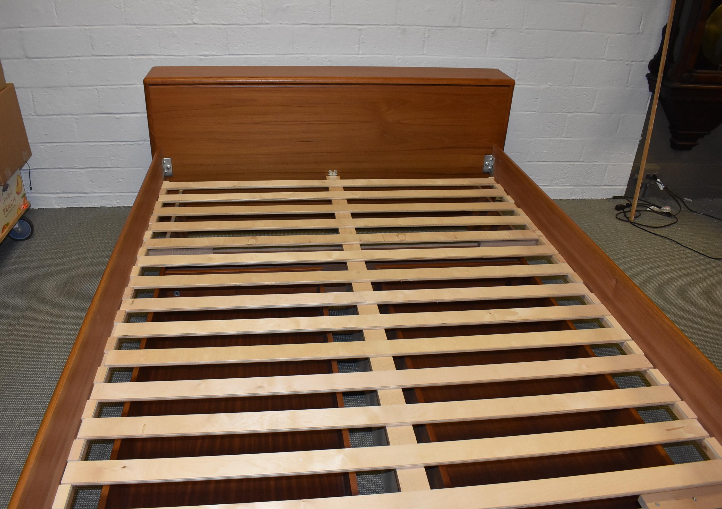 Queen Size Teak Platform Bed with Under Drawers For Sale 2
