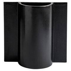 „Queen“-Vase, handgefertigte mattschwarze Keramik, Schach inspirierte Kollektion, Italien