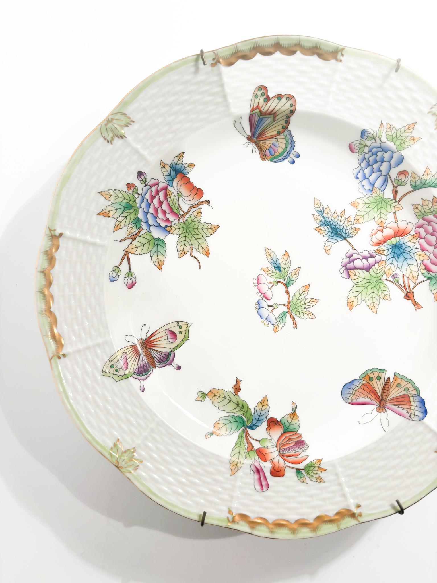 Art Nouveau Queen Victoria Herend Porcelain Decorative Plate