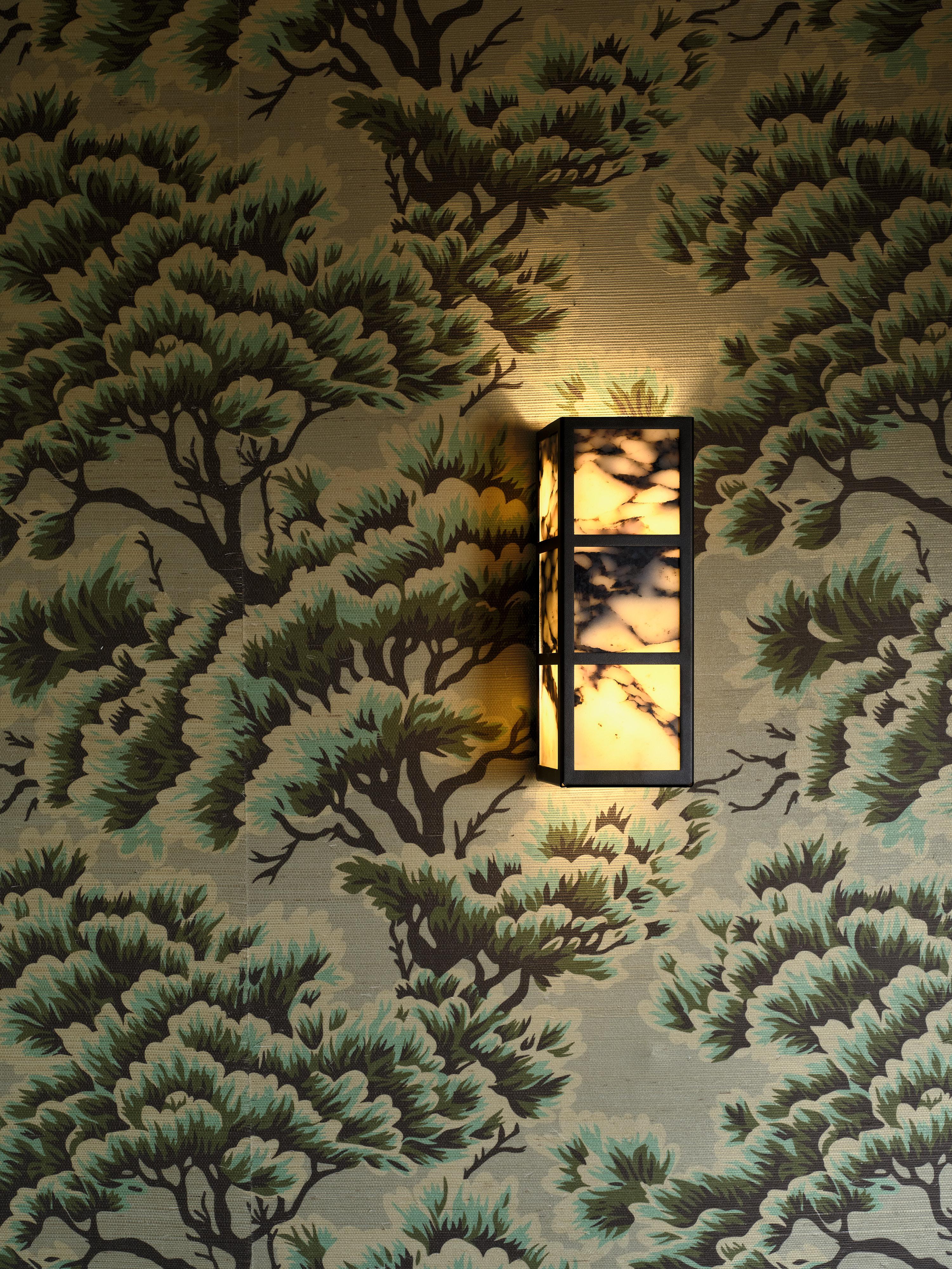 Fa parte della Boroughs Collection, creata in collaborazione con The Brownstone Boys.
Ispirato agli iconici disegni della Fiera Mondiale di New York del 1964, il Queens 3 Sconce rende omaggio alla ricca storia e al vibrante arazzo culturale del