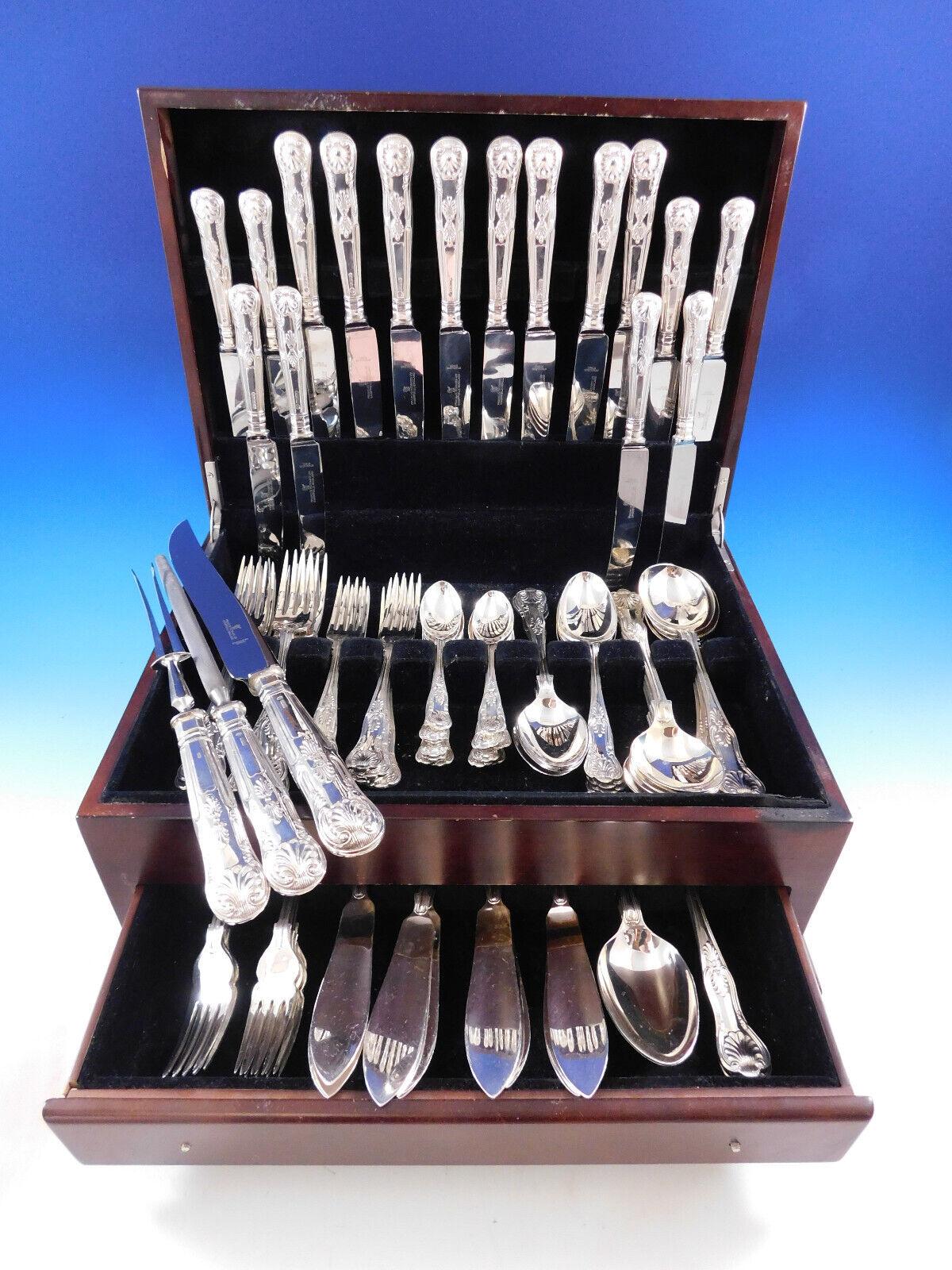 Magnificent Dinner & Luncheon Size Queens by Francis Howard, England, sterling silver cutlery set, 87 pieces. This set includes:

8 Dinner Size Knives, 9 3/4
