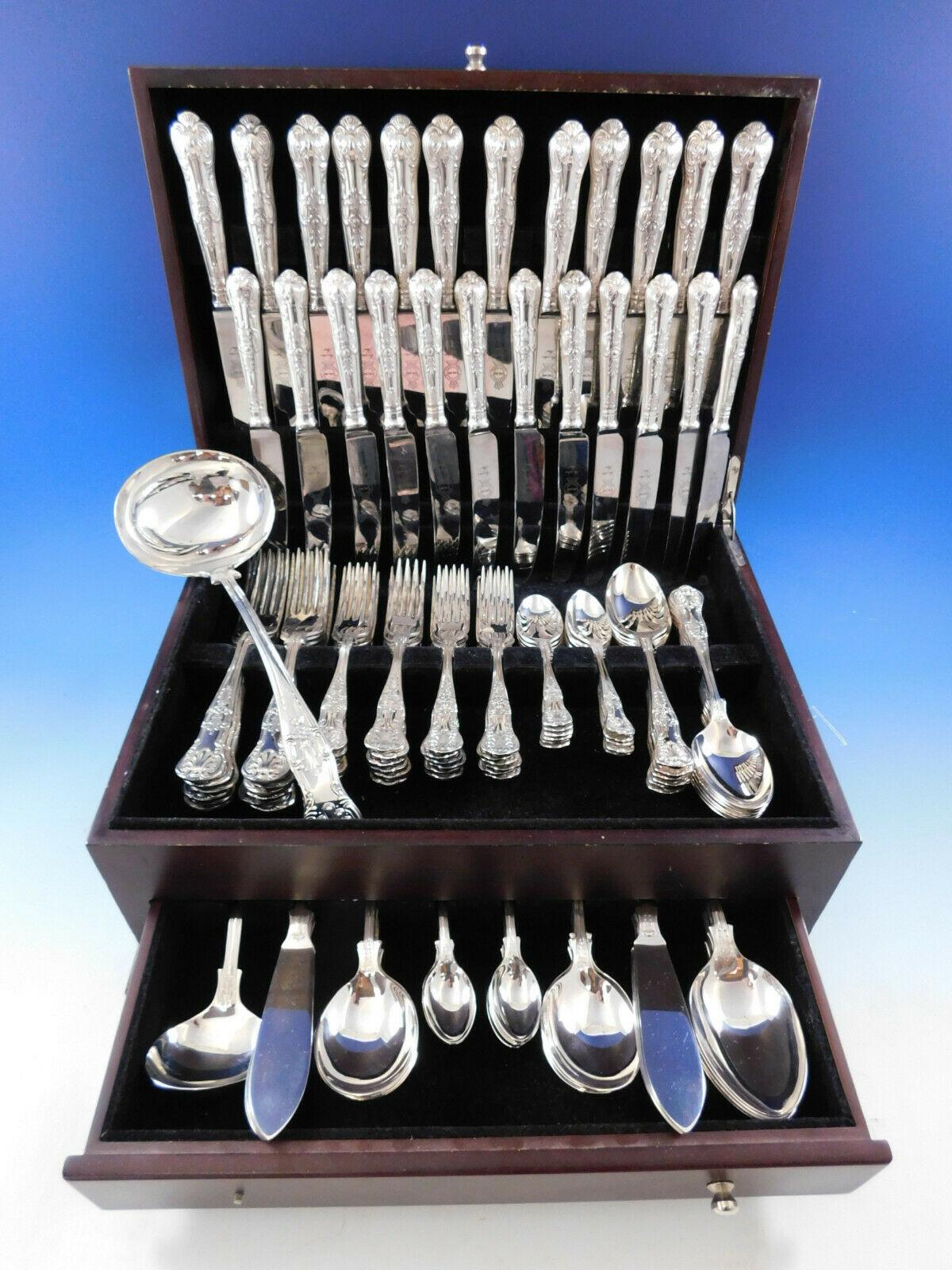 Large Queens English silver plated flatware set by Sheffield, 125 pieces total. This set includes:

12 large dinner size knives, 10