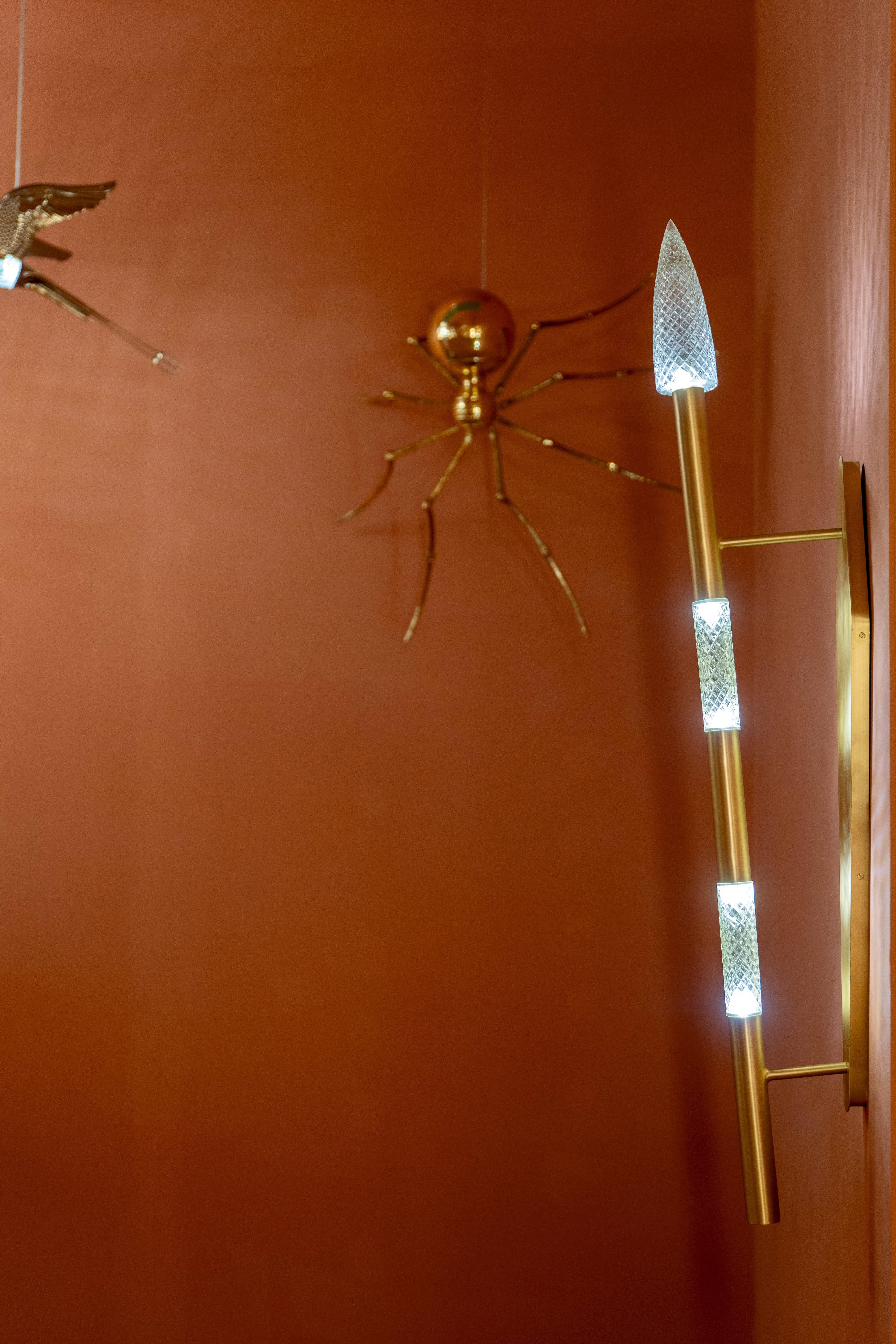 Fait main Queen's Guard A wall light en vente