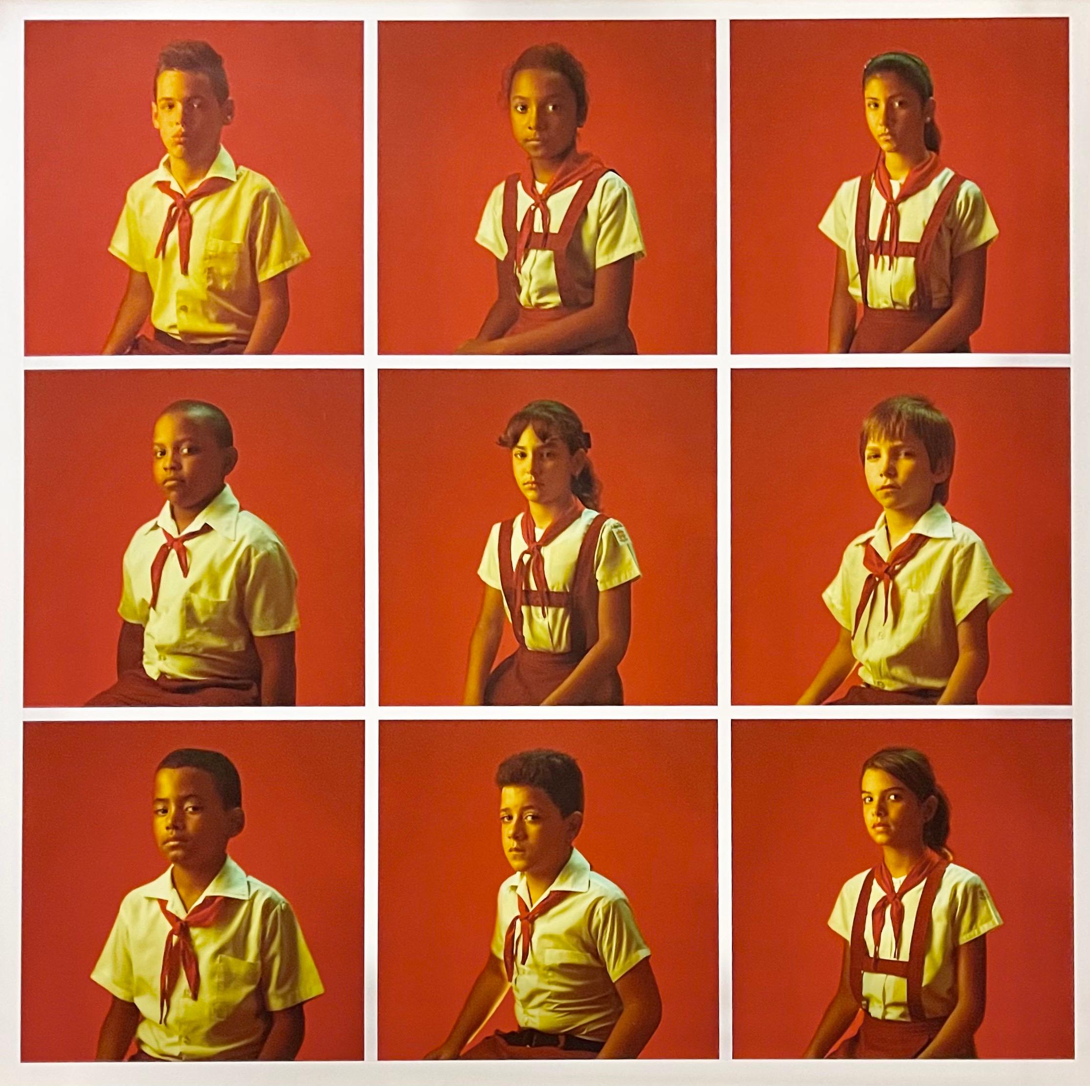 Grande fotografia contemporanea cinese Bambini della scuola cubana L'Avana Foto a colori - Photograph di Quentin Shih