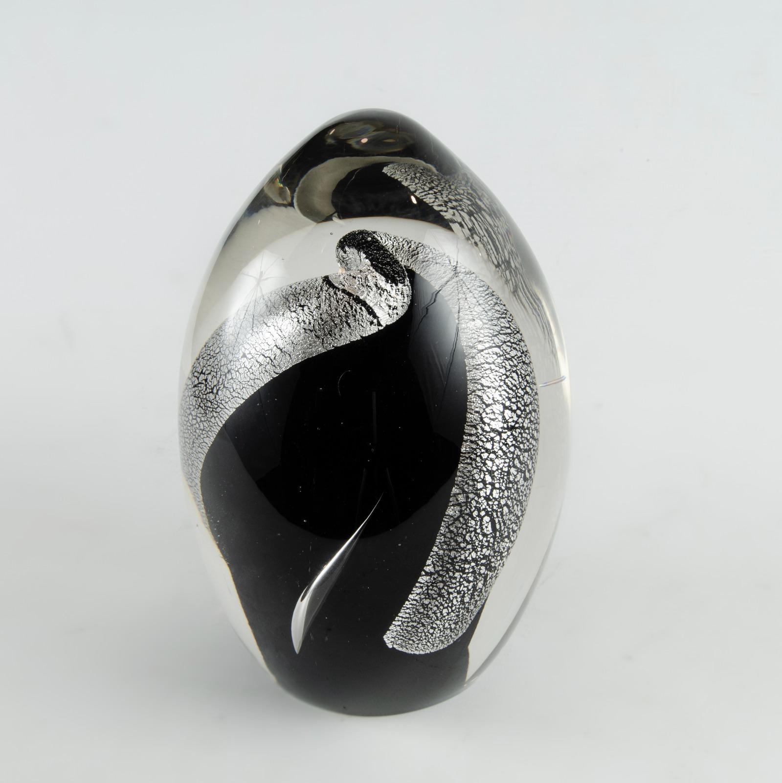 Mid-Century moderno Querandi decorativo Grande fermacarte in vetro in argento 925 in vendita
