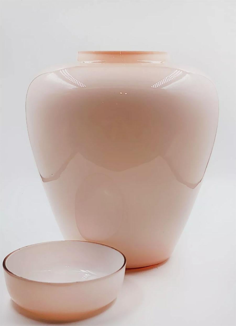 Postmoderno Vaso decorativo in vetro Querandi in vendita