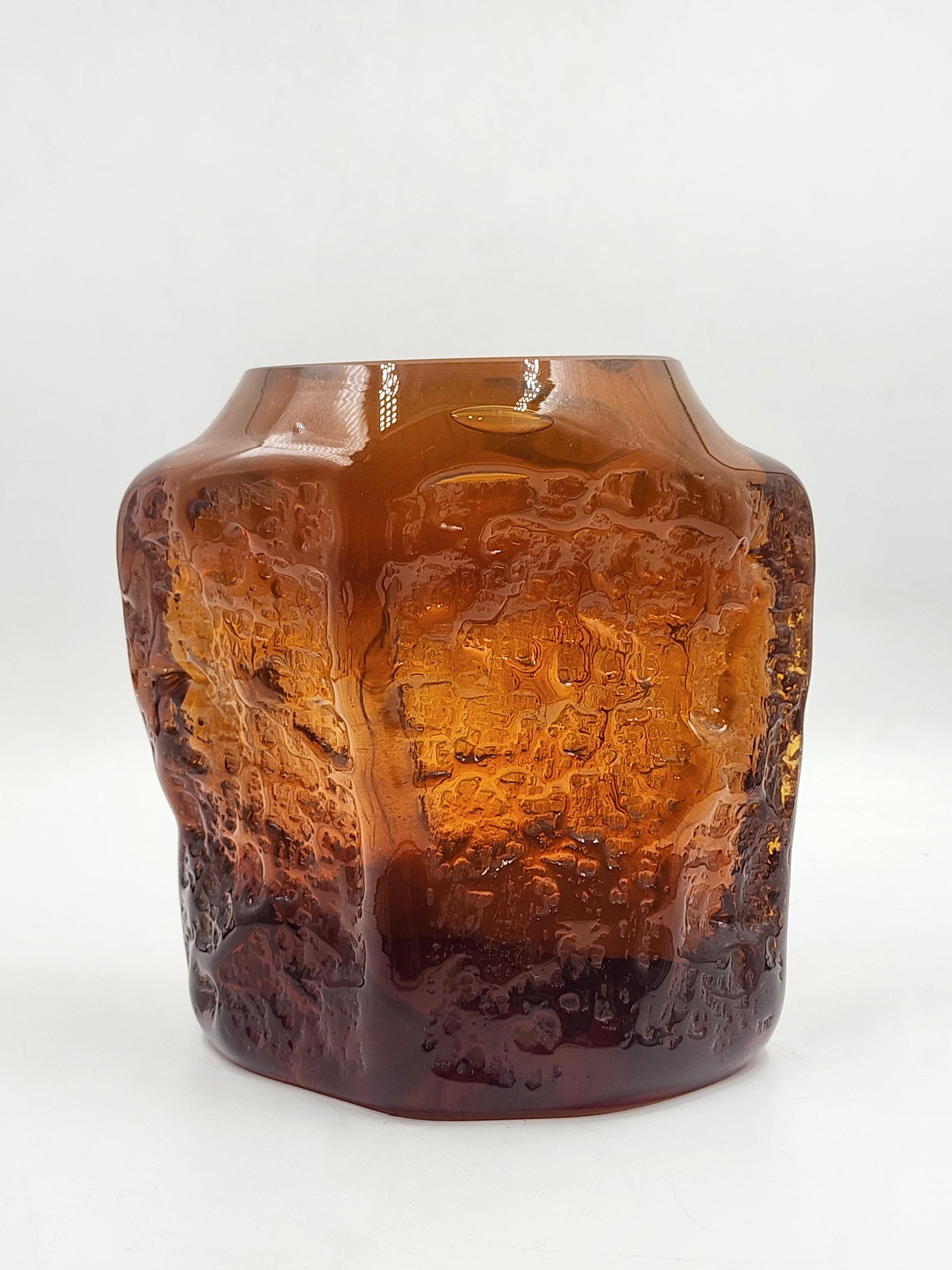 Fatto a mano Vaso in vetro Querandi Suomi degli anni '70 in vendita