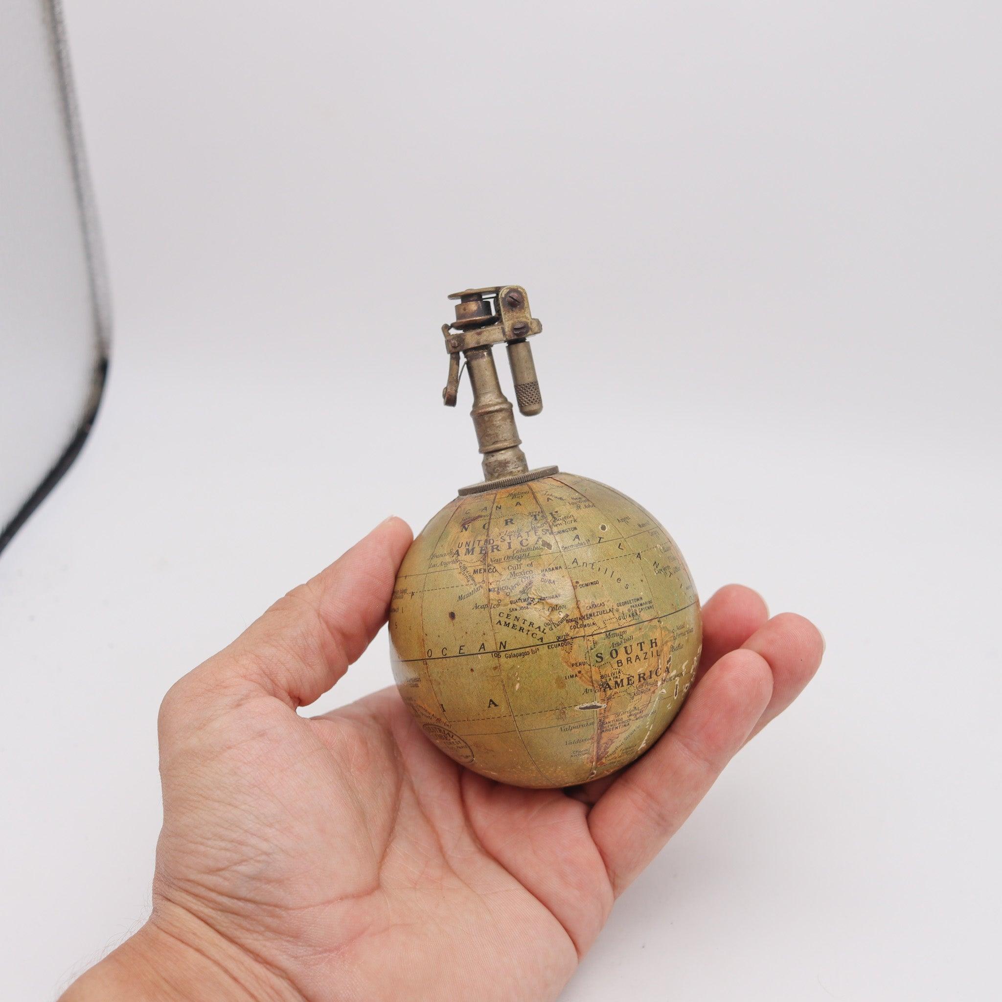QUERCIA ECLAIR Model 1929 France Art Deco Mappaemundi Desk Petrol Lighter In Excellent Condition For Sale In Miami, FL