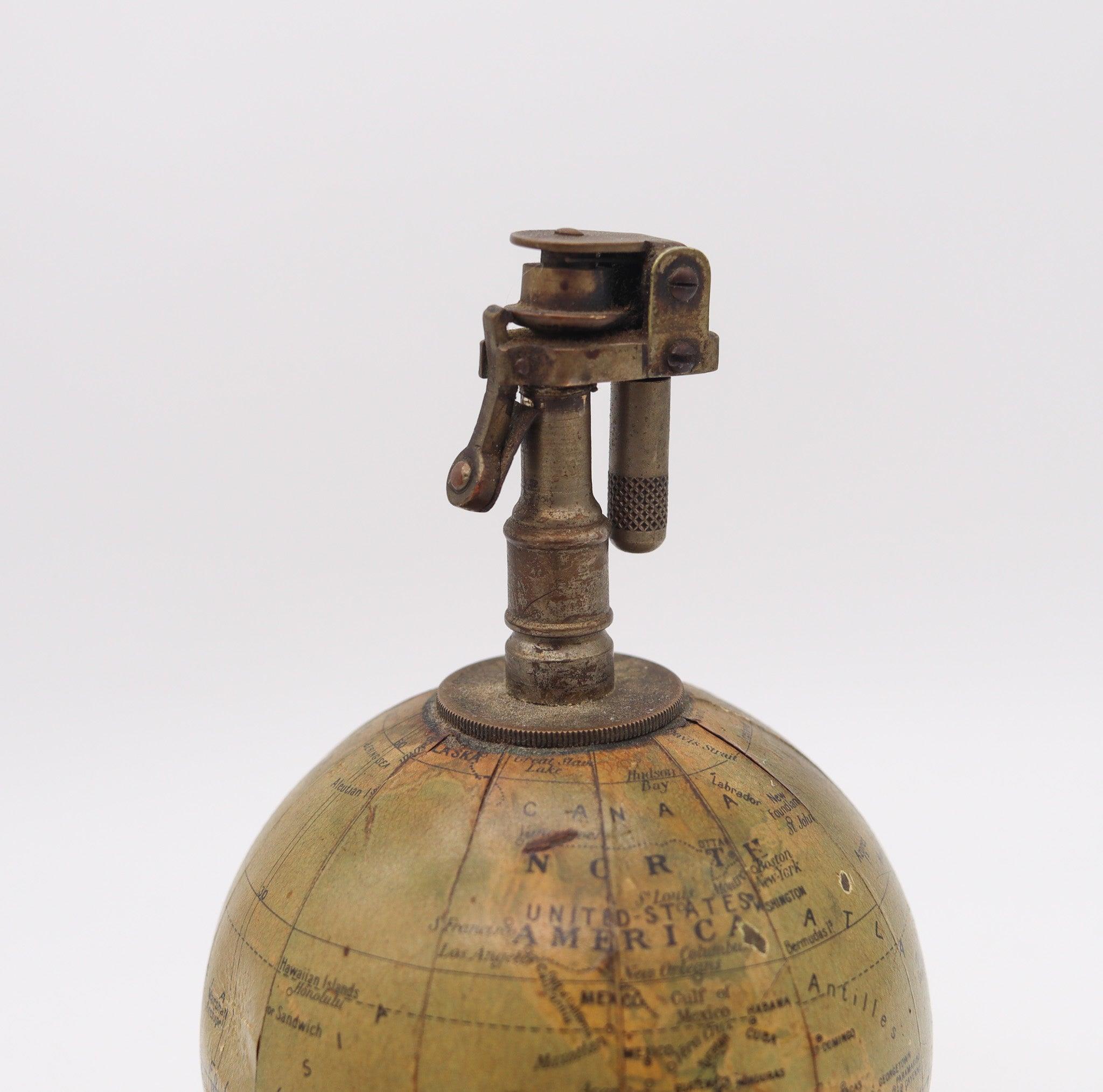 Early 20th Century QUERCIA ECLAIR Model 1929 France Art Deco Mappaemundi Desk Petrol Lighter For Sale
