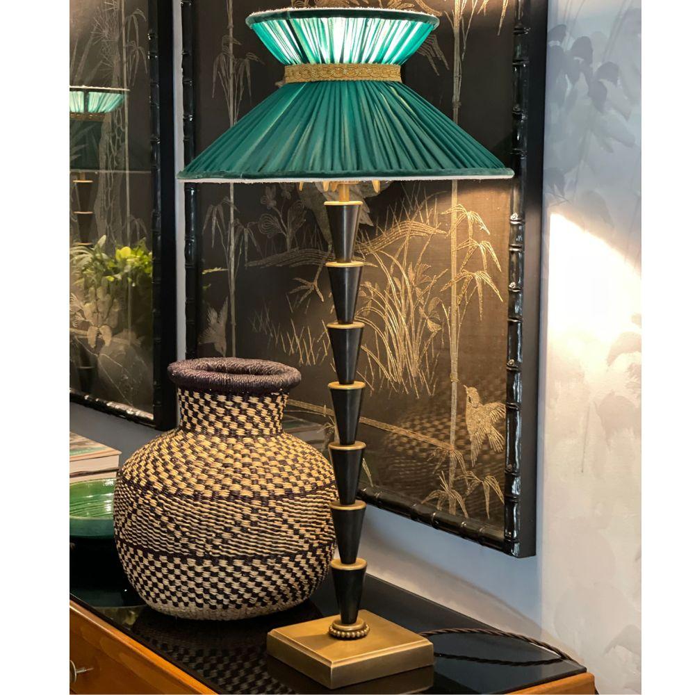 Quercia Table Lamp, Natural Finish and Black Waxed Brass, Fabric Lampshade In New Condition For Sale In Firenze, FI