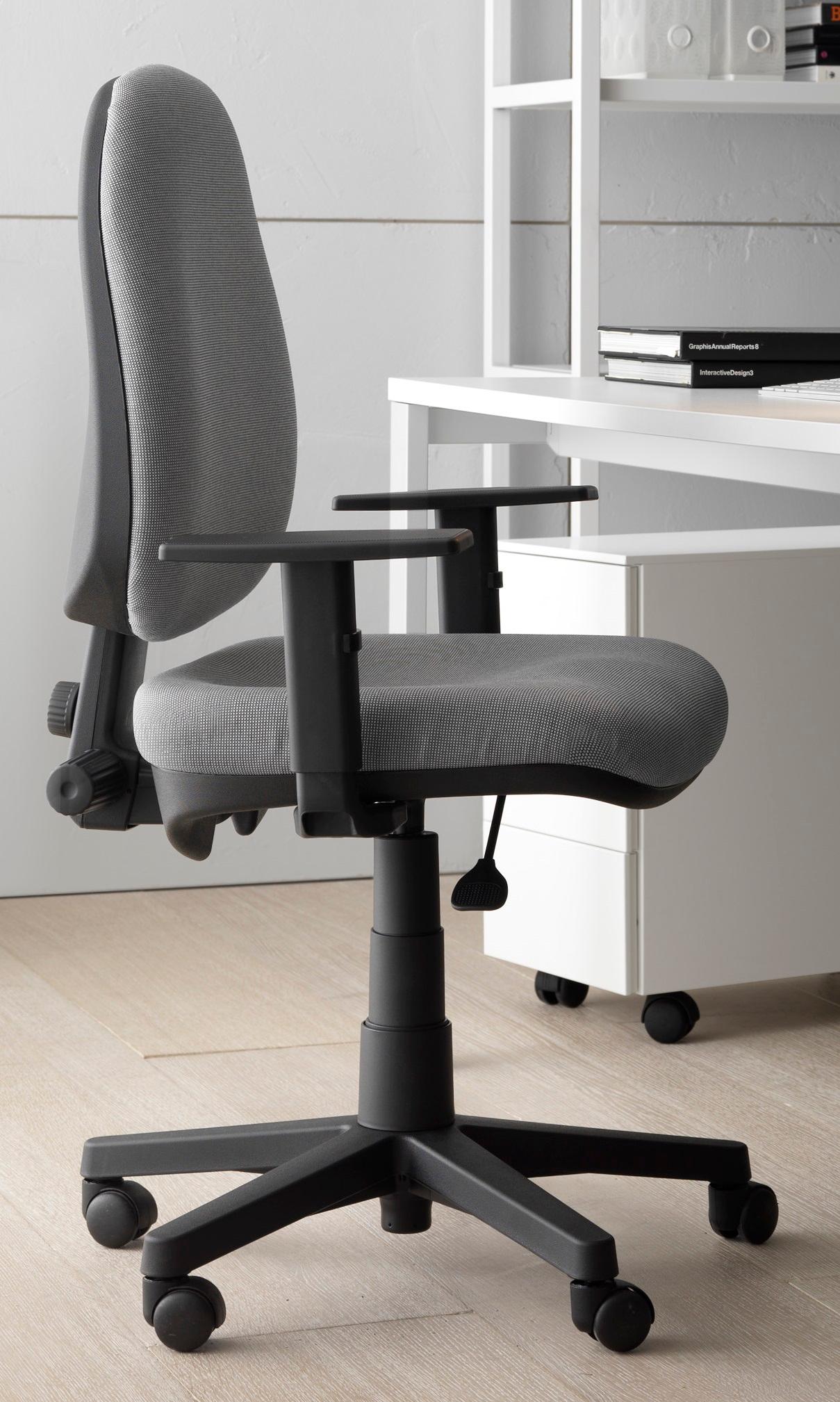 Quick Operative Chaise de bureau rembourrée avec accoudoirs par Quinti Sedute
Dimensions : D 60 x L 60 x H 102 cm.
MATERIAL : Polypropylène et rembourrage.

Disponible en différentes finitions, tailles et options de matériaux. Les dimensions et les