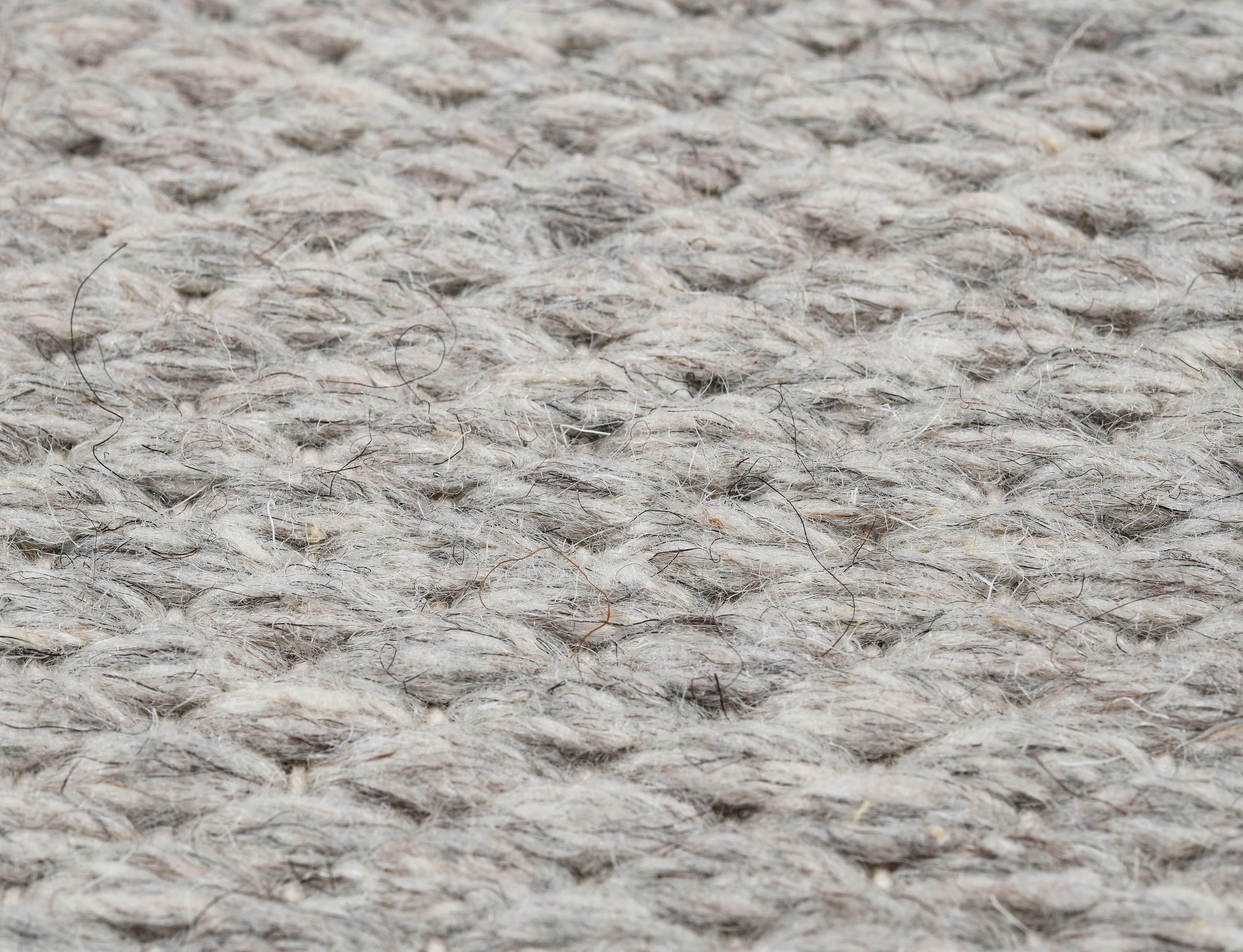Quies, Grau, handgewebt, neuseeländische und mediterrane Wolle, 6' x 9' (Handgewebt) im Angebot