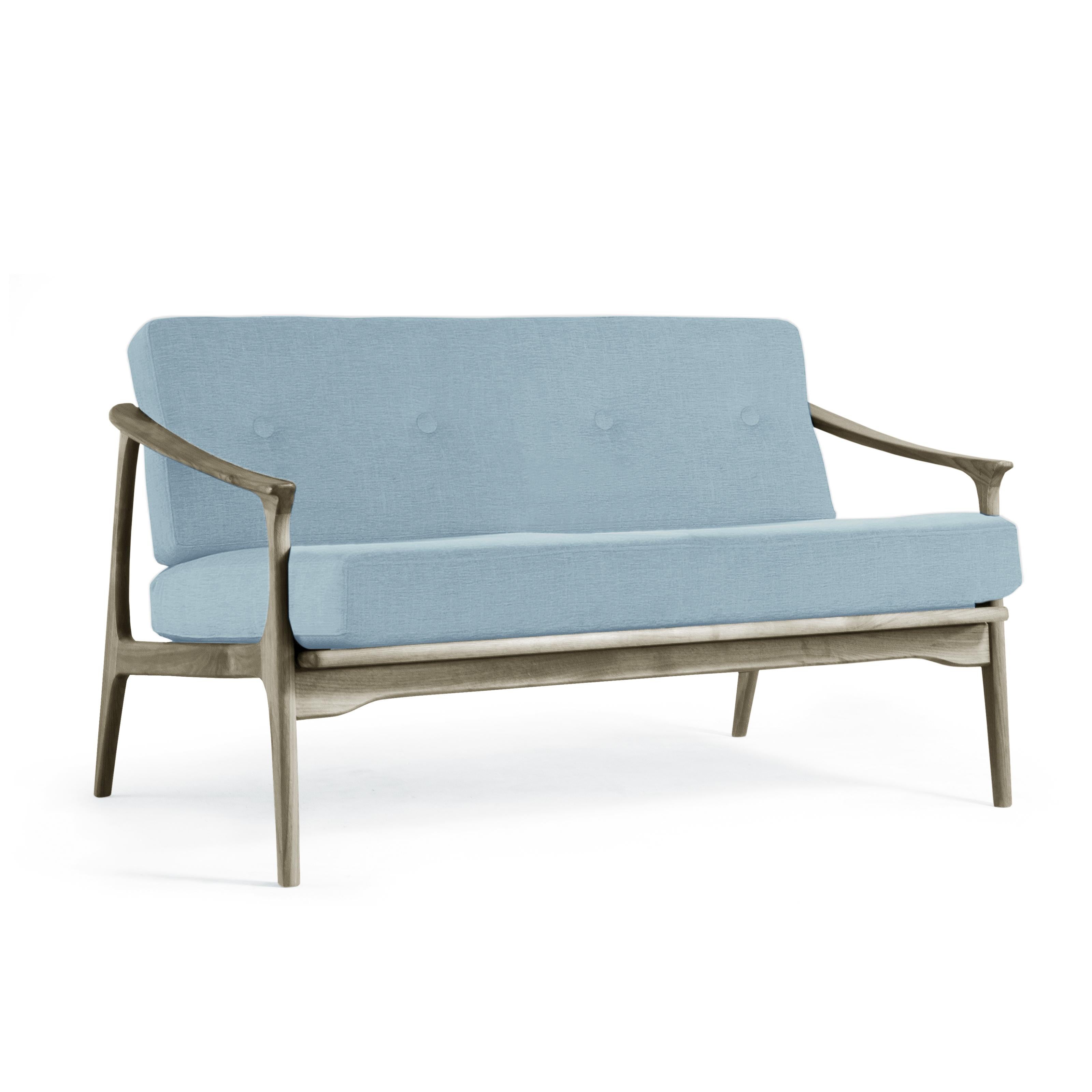 Quiete Solid Wood Sofa, Walnut in Hand-Made Natural Grey Finish, Contemporary In New Condition For Sale In Cadeglioppi de Oppeano, VR