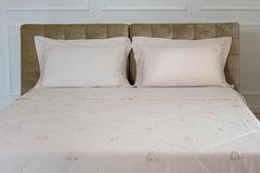 Quilt Abeille Merveille Bees allover embroidery, pink sand color