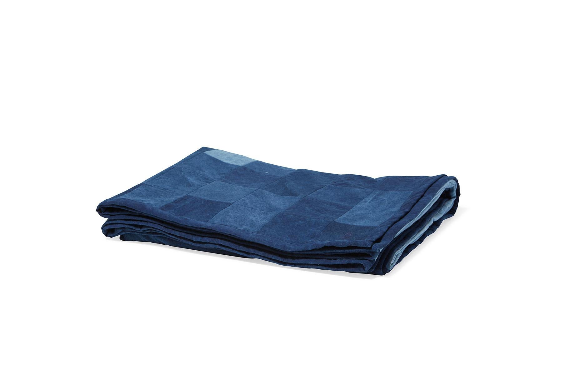 Gesteppt Indigo Canvas Überdeckendecke V2 (Moderne) im Angebot