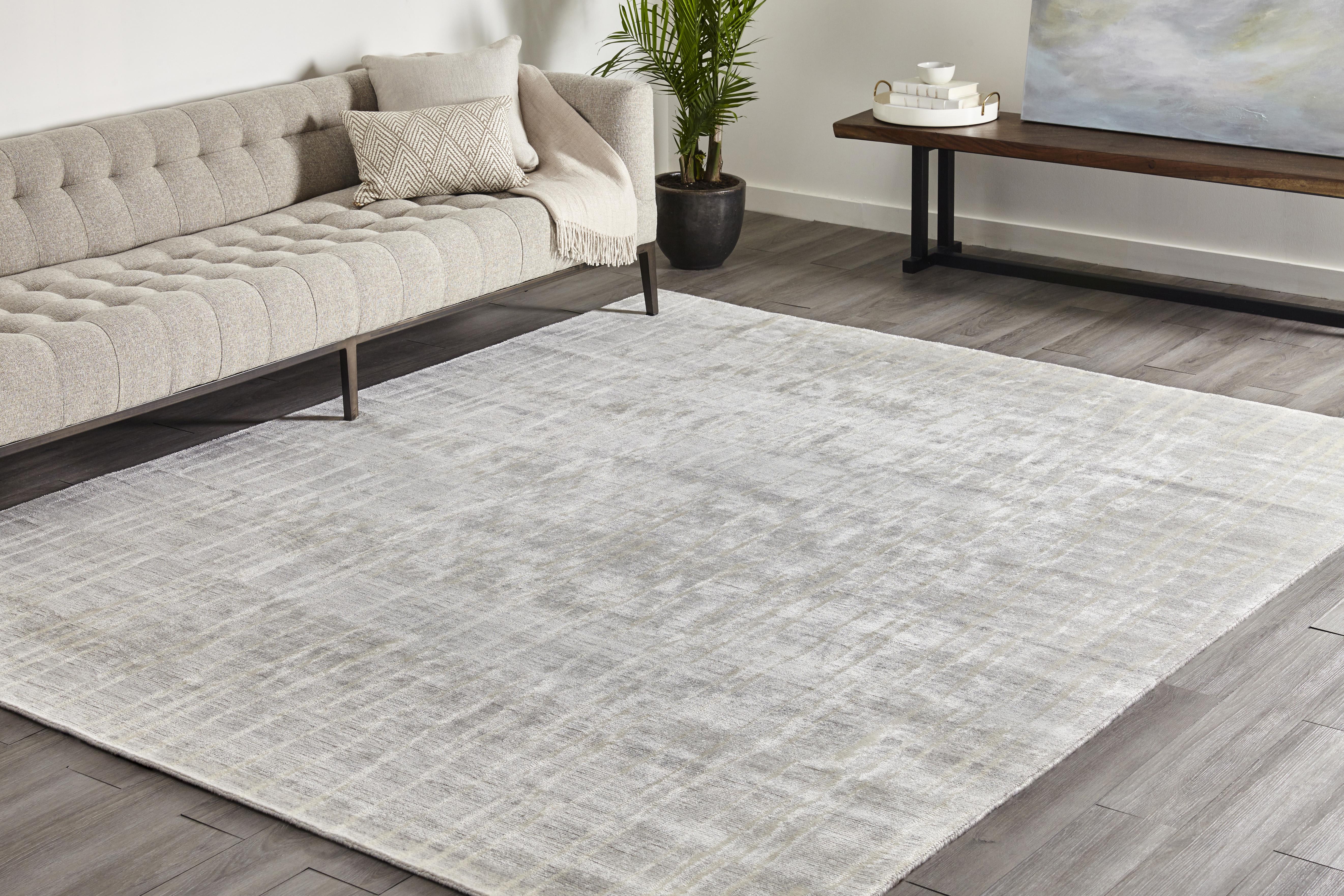 Indian Made Hand-Knotted Contemporary Modern Area Rug For Sale 5