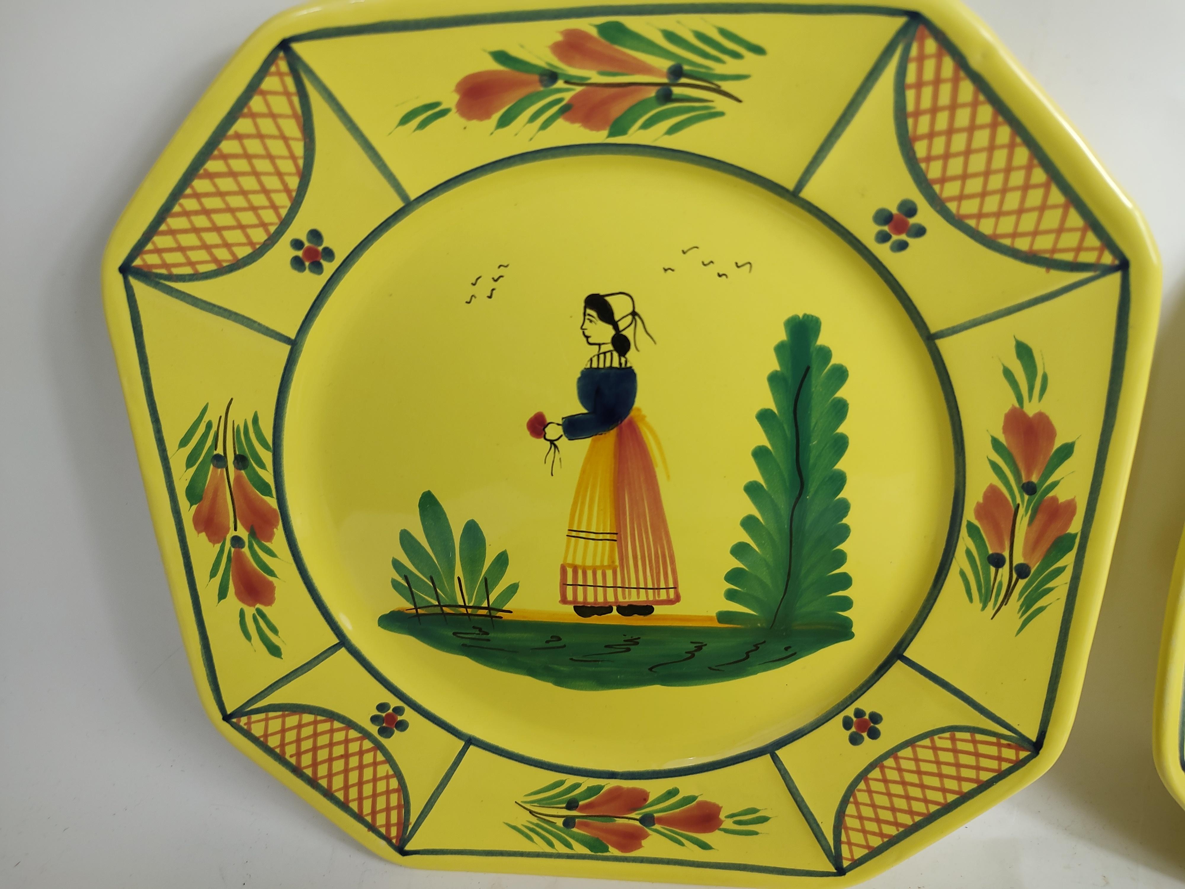 Quimper Faience Set of 4 Dinner Plates France C1980 For Sale 1