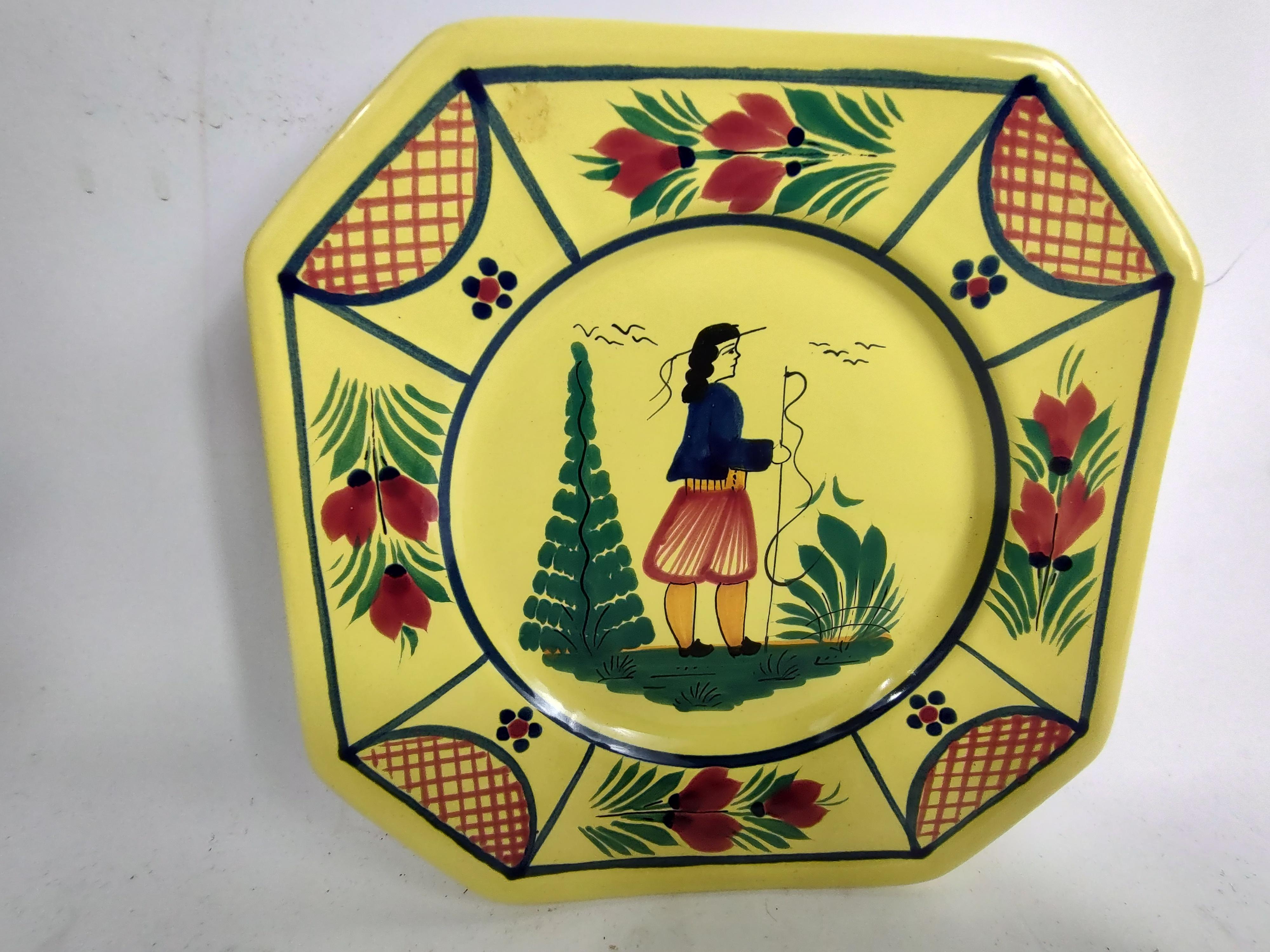 Fabulous set of 4 lunch plates with yellow glaze and 2 pairs of the Breton peasant men and women. Hardly used and shows no wear. In excellent vintage condition. Can be parcel posted. More pieces to follow.