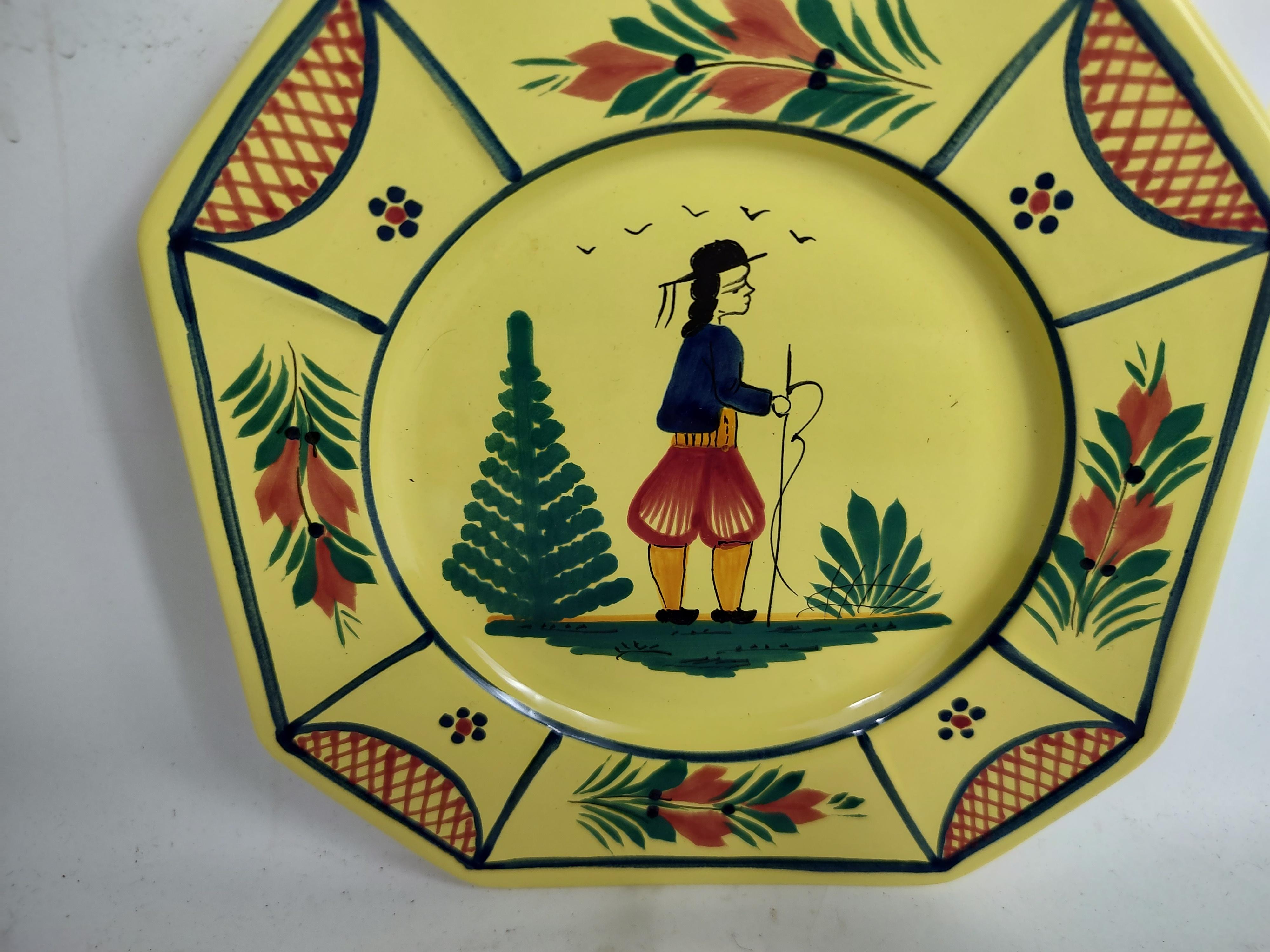 Glazed Quimper Faience Set of 4 Lunch Plates France, C1980 For Sale