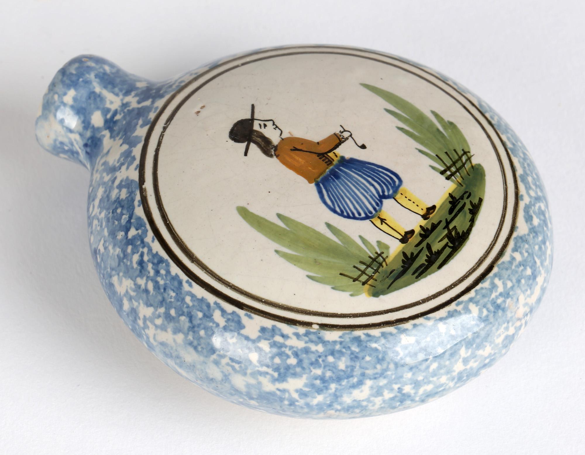 Quimper French Hand Painted Faience Pottery Flask In Good Condition For Sale In Bishop's Stortford, Hertfordshire