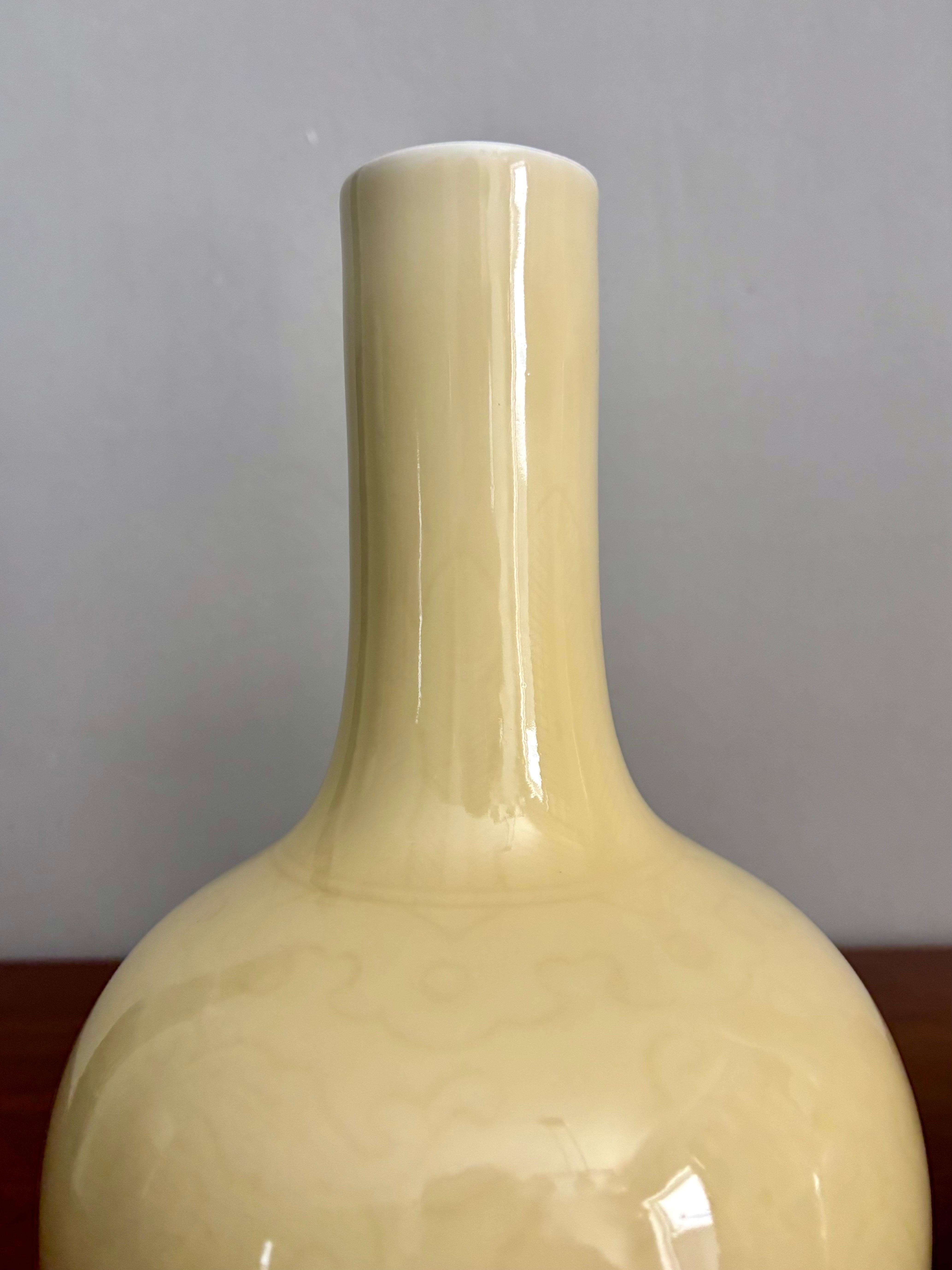Quin Dynasty Style Famille Jaune Chinese Porcelain Vases, a pair In Good Condition For Sale In Boynton Beach, FL