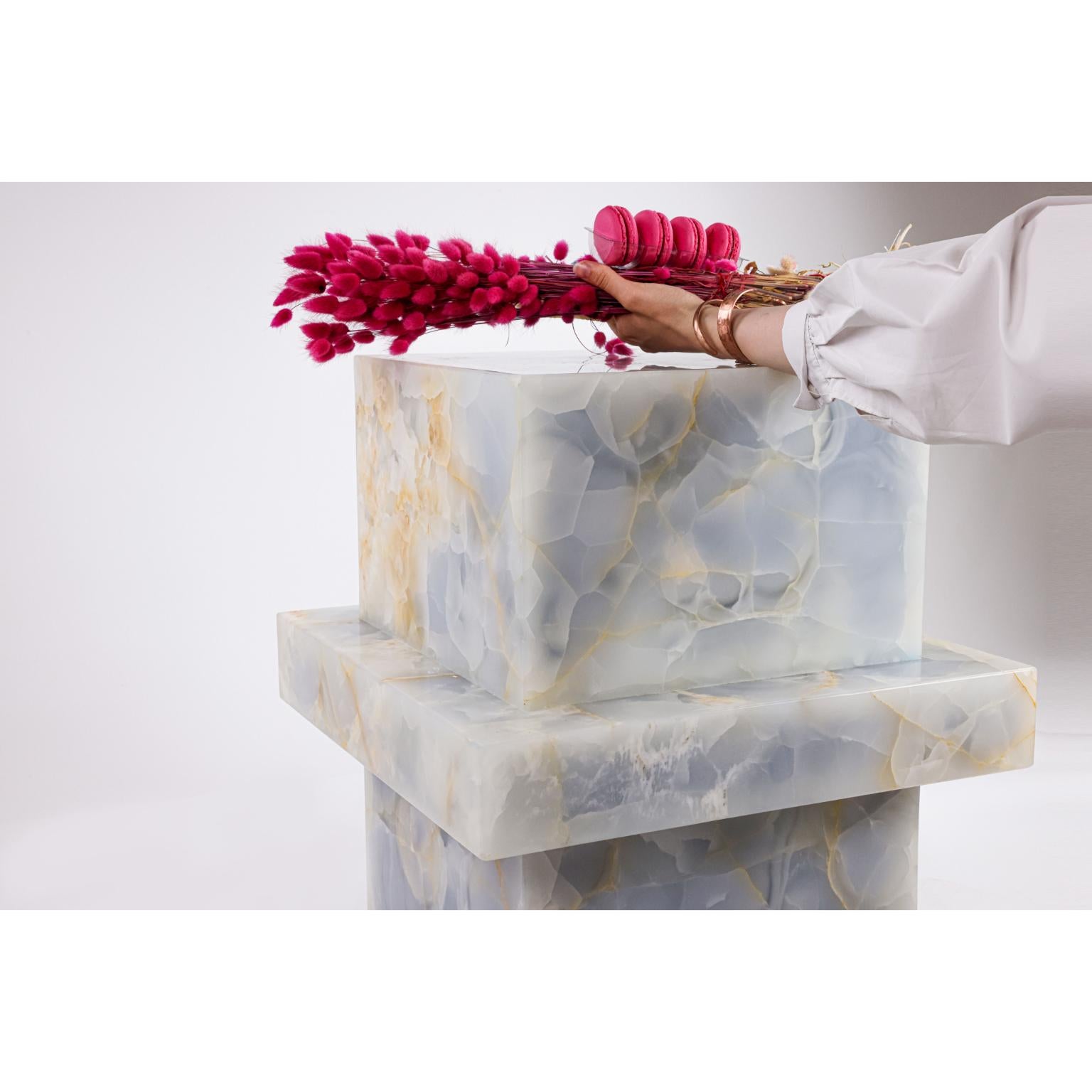 Autre Table d'appoint Quinn en onyx bleu par RAFFINATO en vente